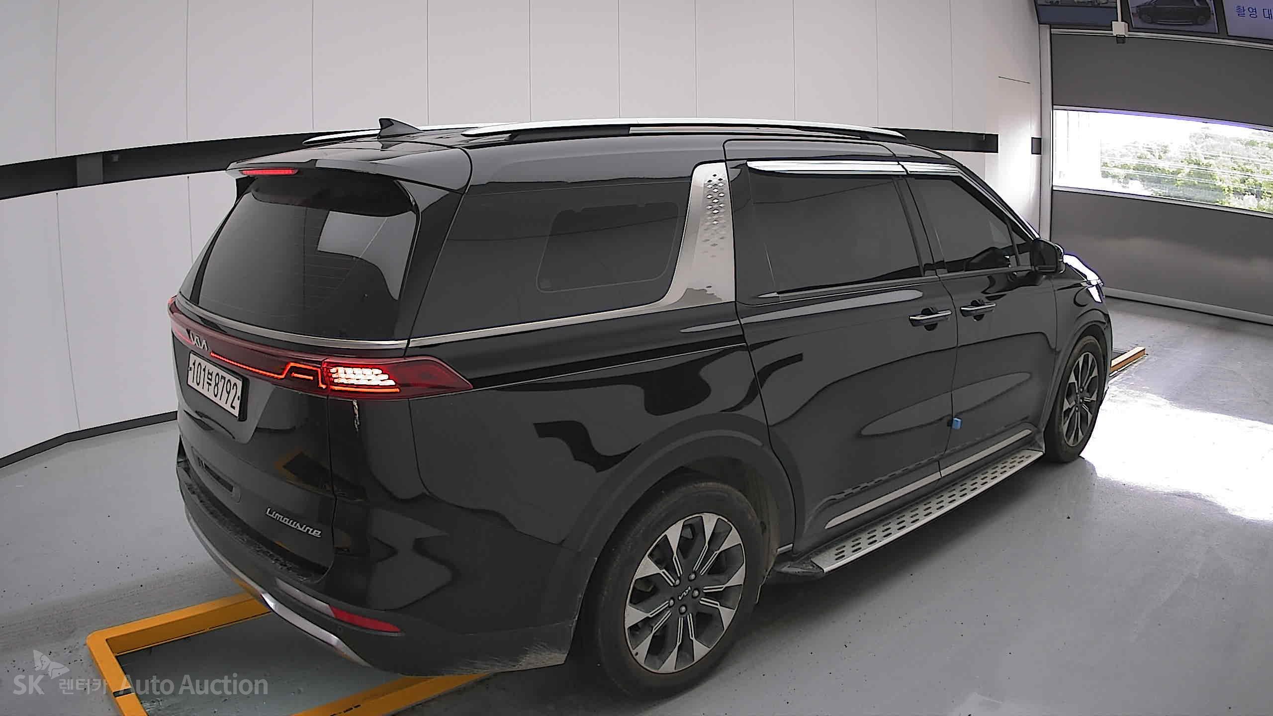 2023 - kia carnival