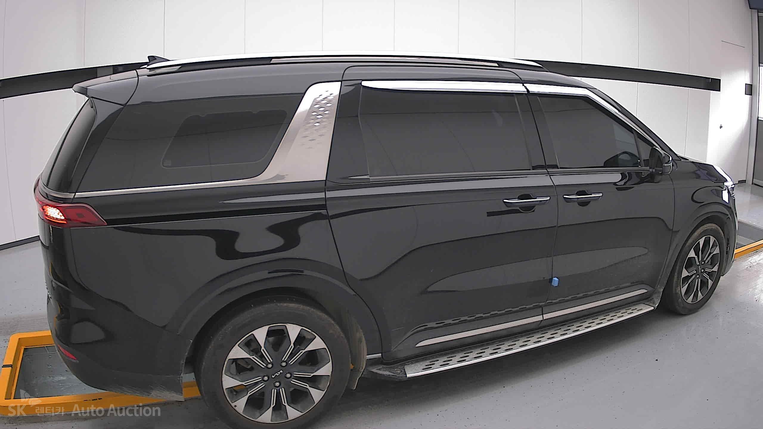 2023 - kia carnival