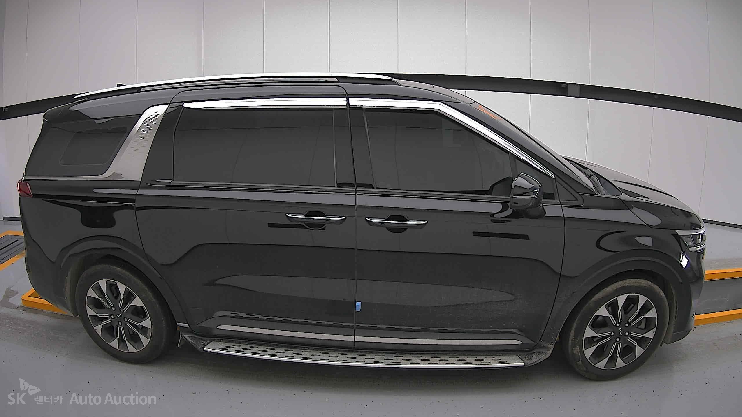 2023 - kia carnival