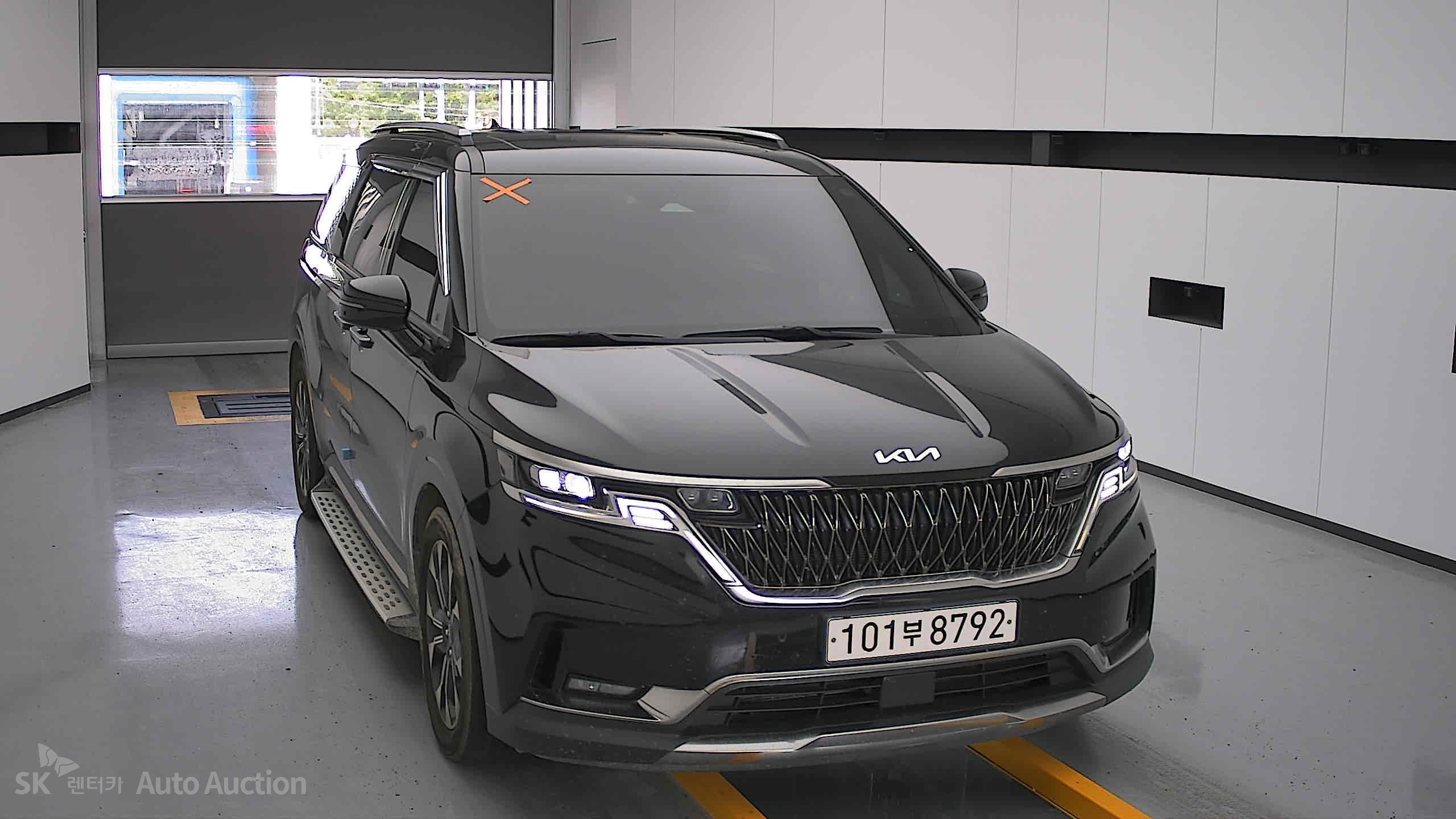 2023 - kia carnival