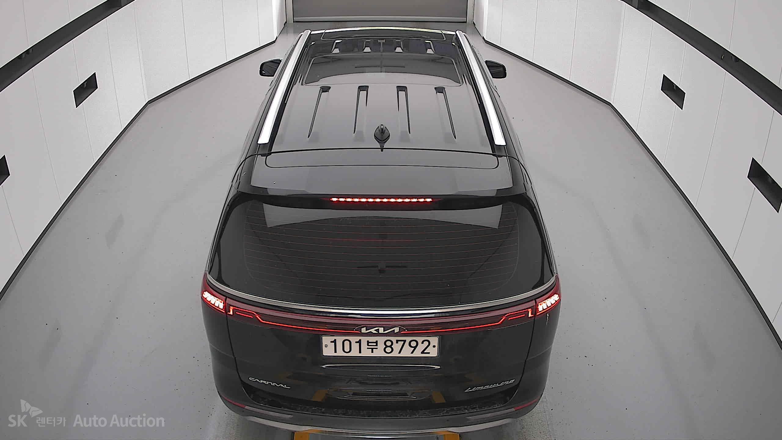 2023 - kia carnival
