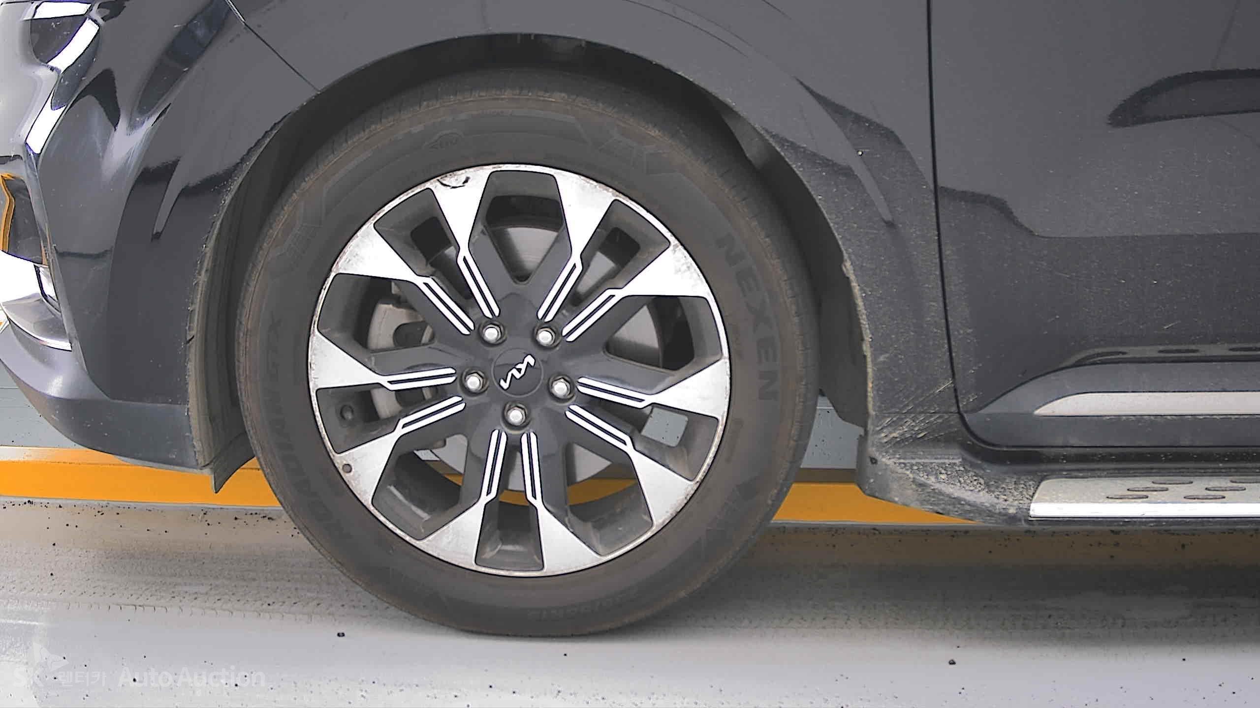 2023 - kia carnival