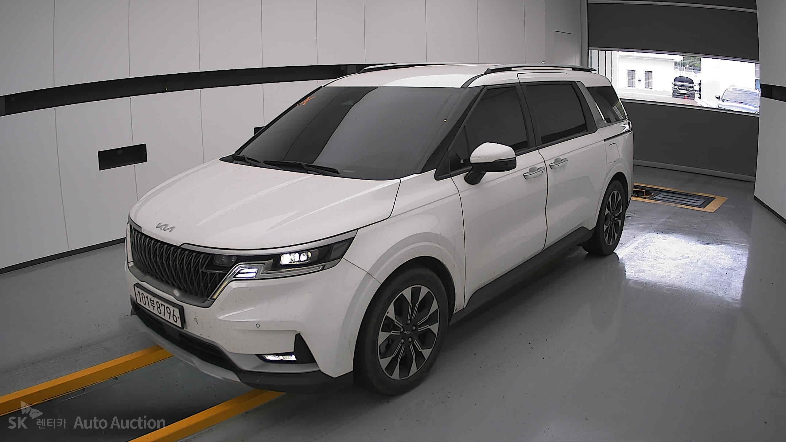 2023 - kia carnival