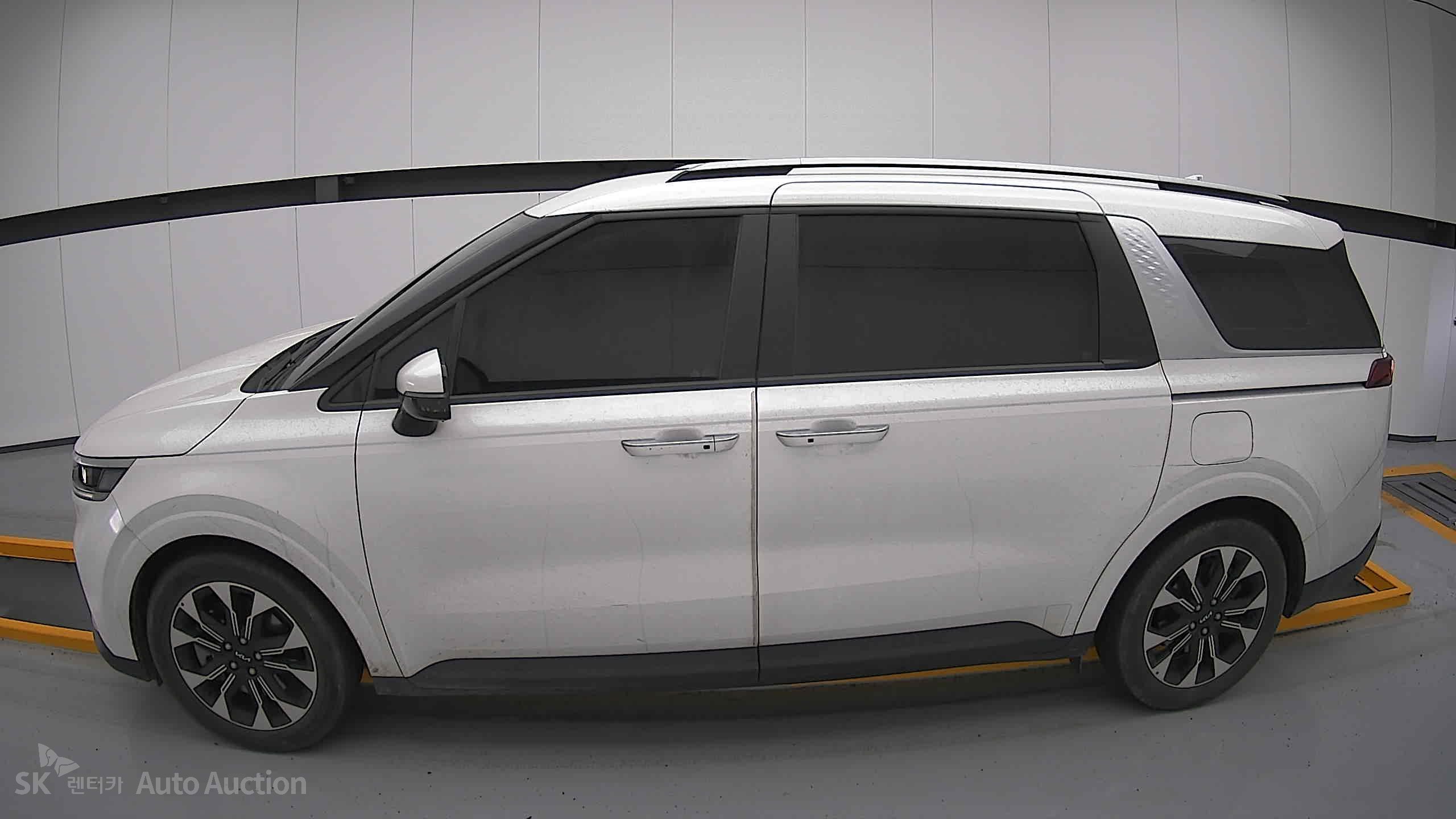 2023 - kia carnival