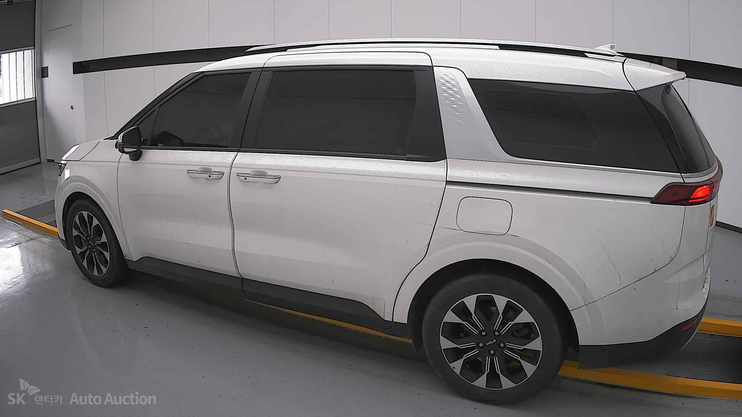 2023 - kia carnival