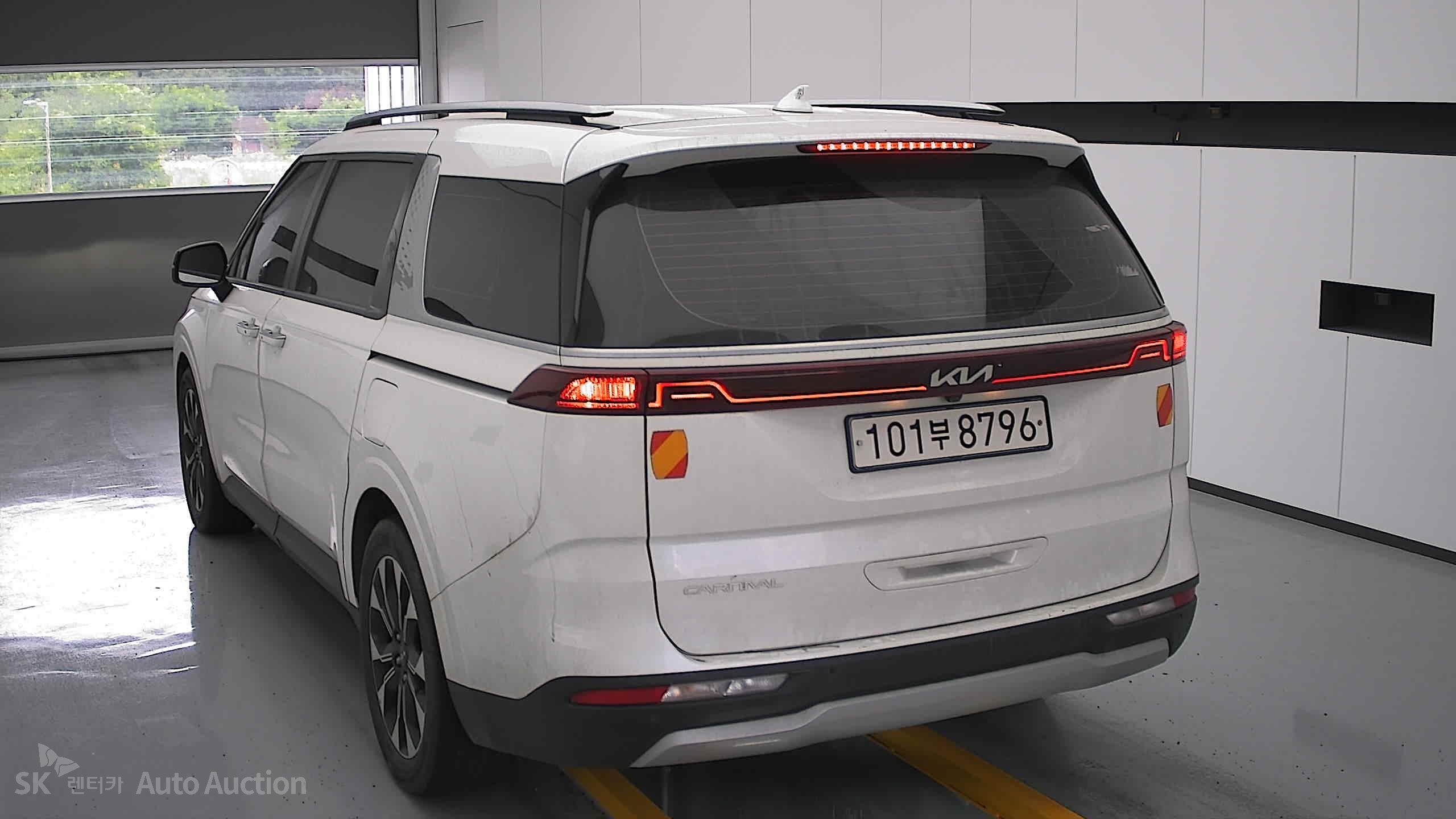 2023 - kia carnival