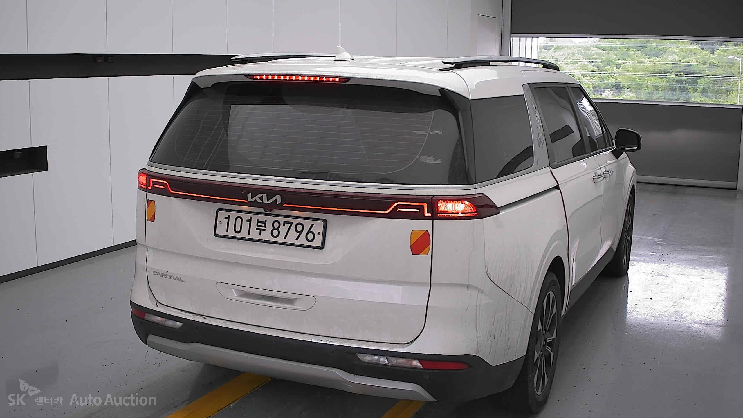 2023 - kia carnival