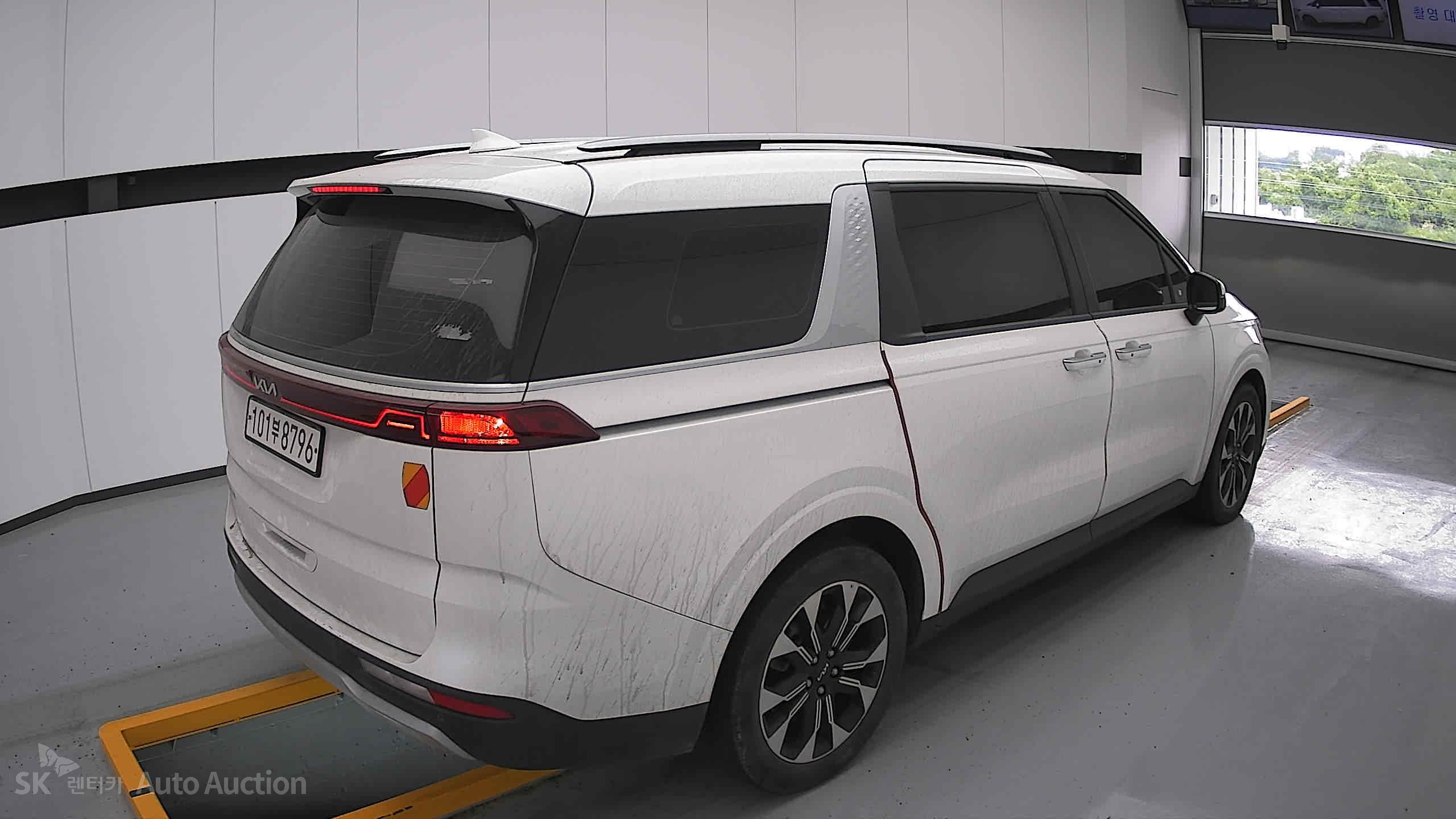 2023 - kia carnival