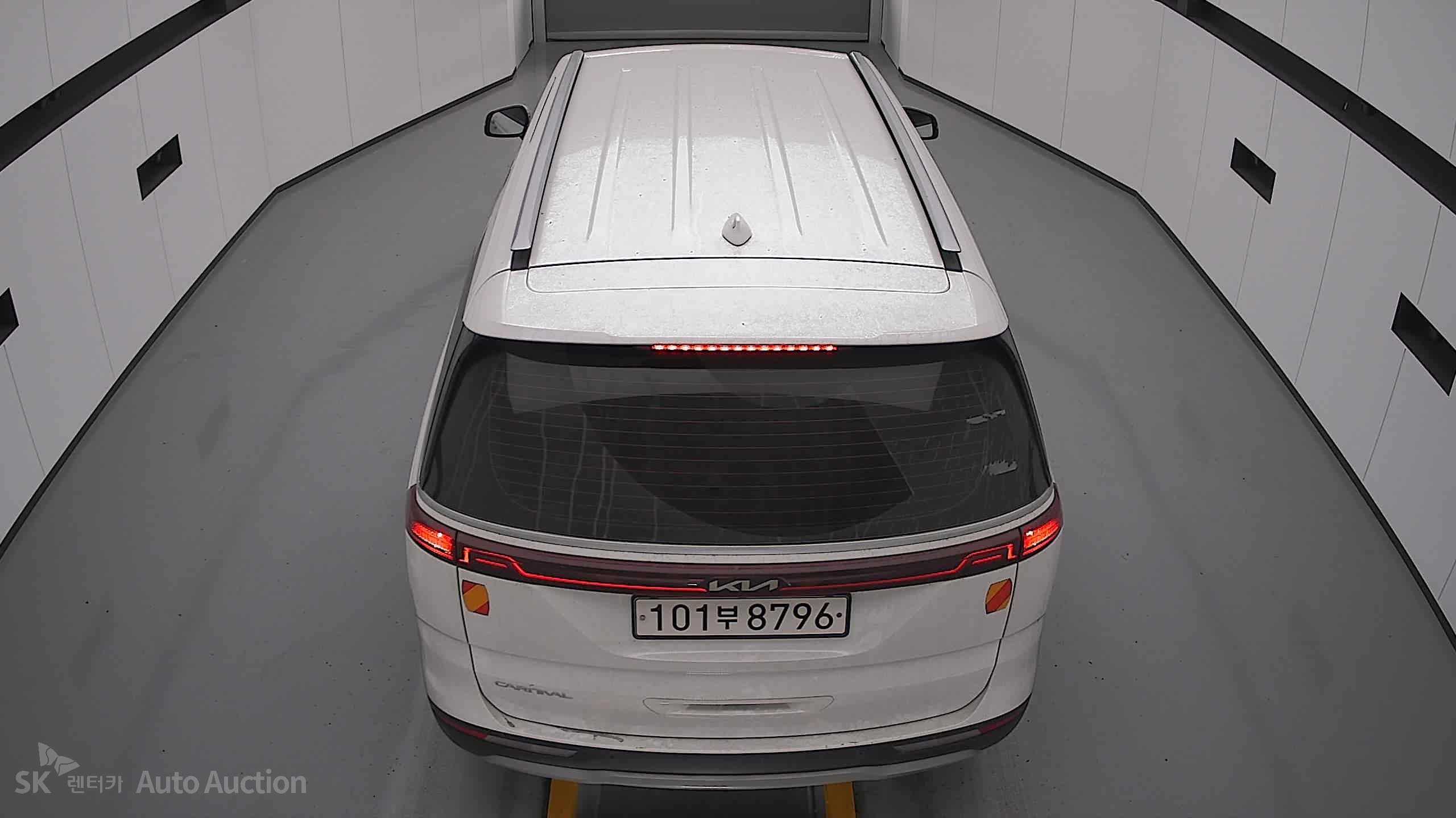 2023 - kia carnival