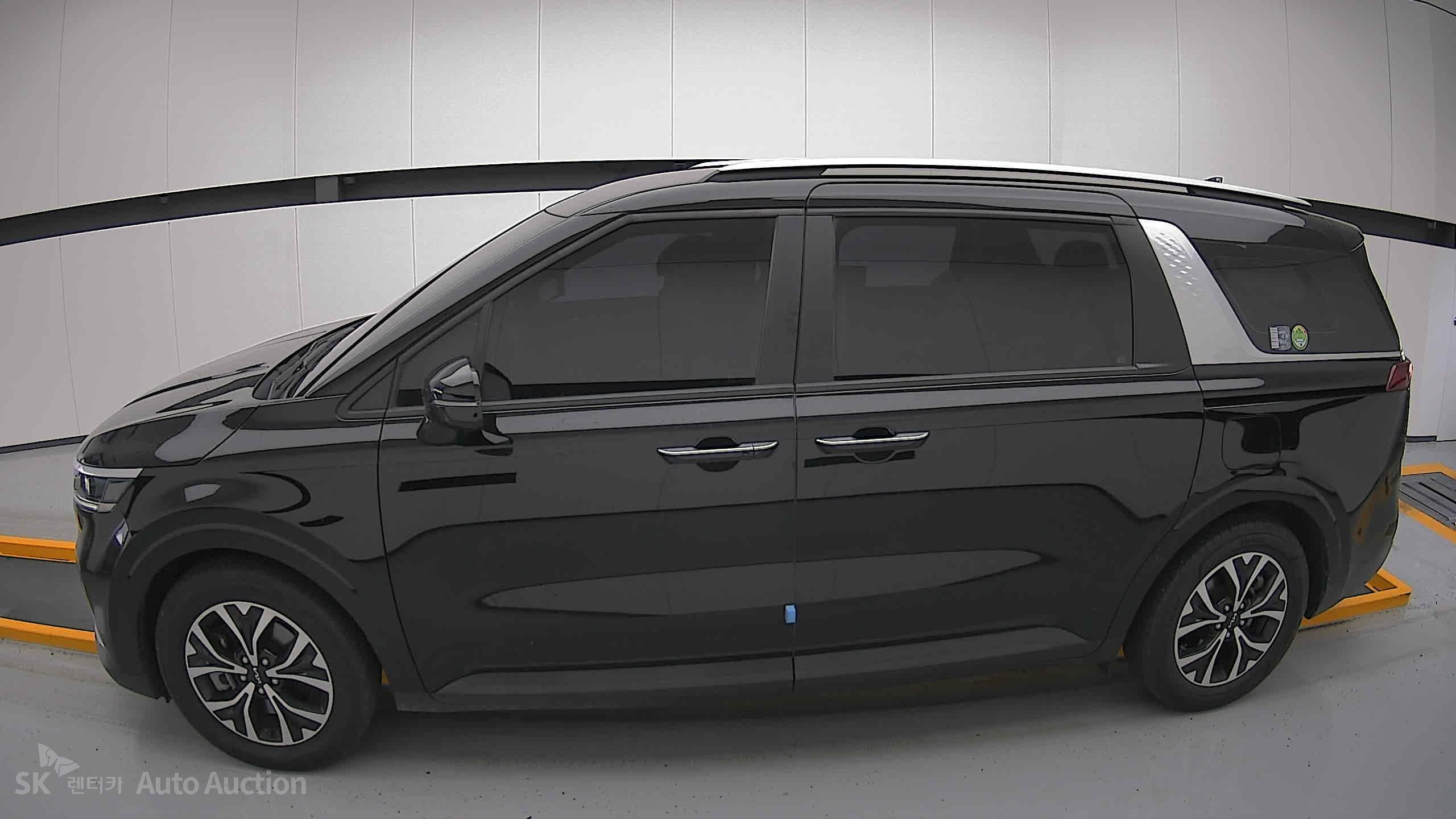 2023 - kia carnival