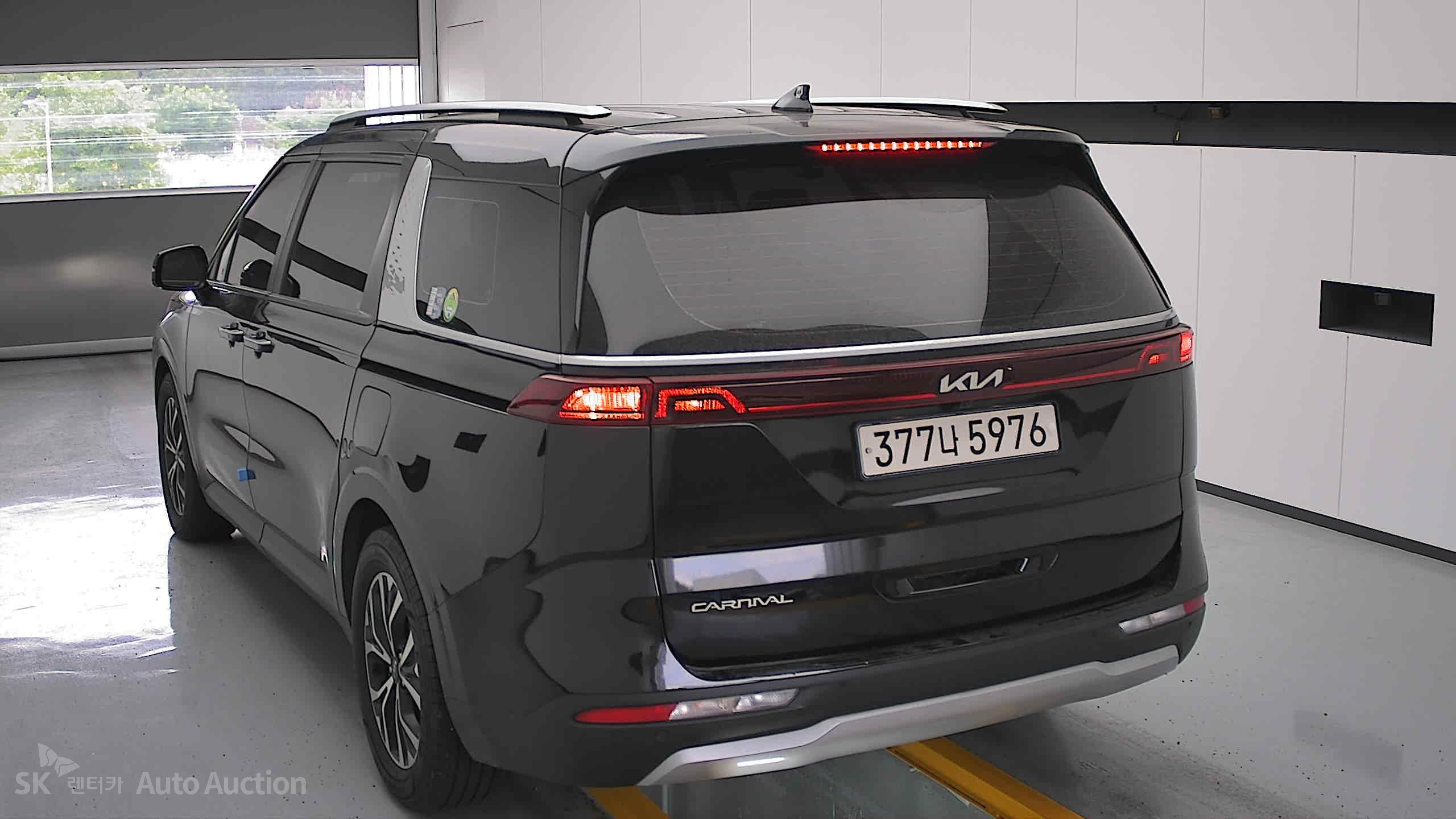 2023 - kia carnival