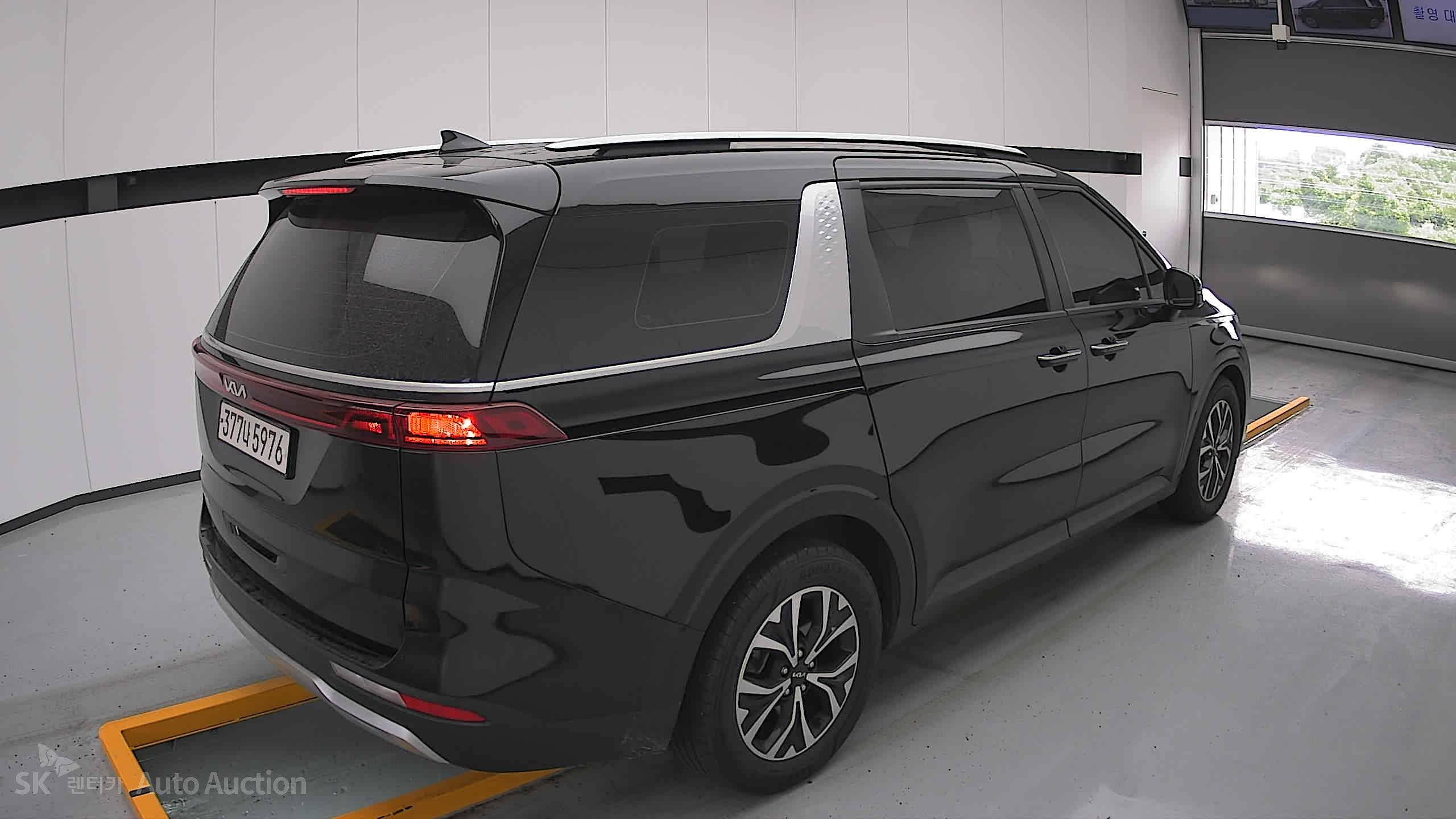 2023 - kia carnival