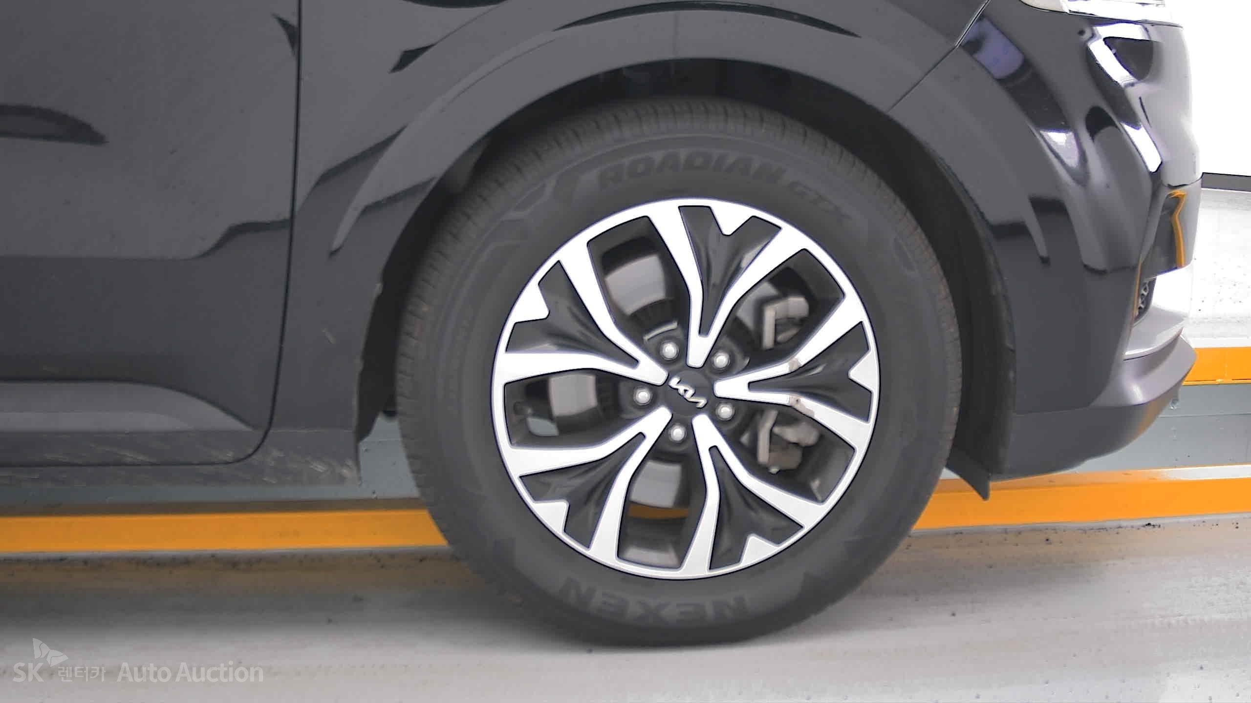 2023 - kia carnival