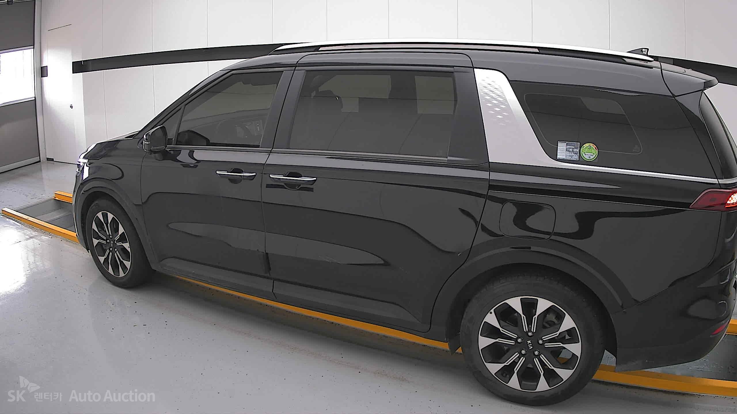 2021 - kia carnival