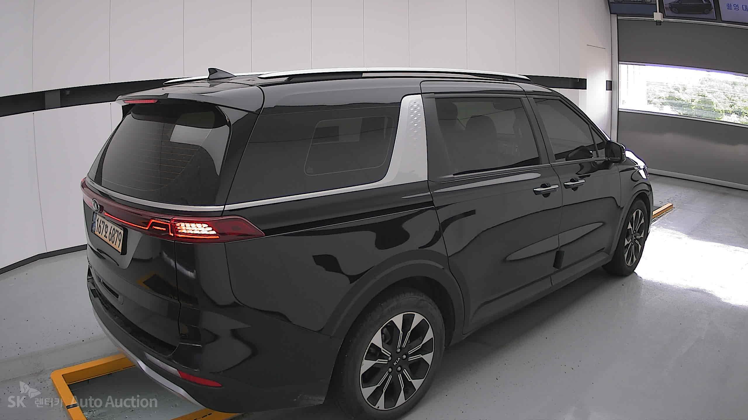 2021 - kia carnival