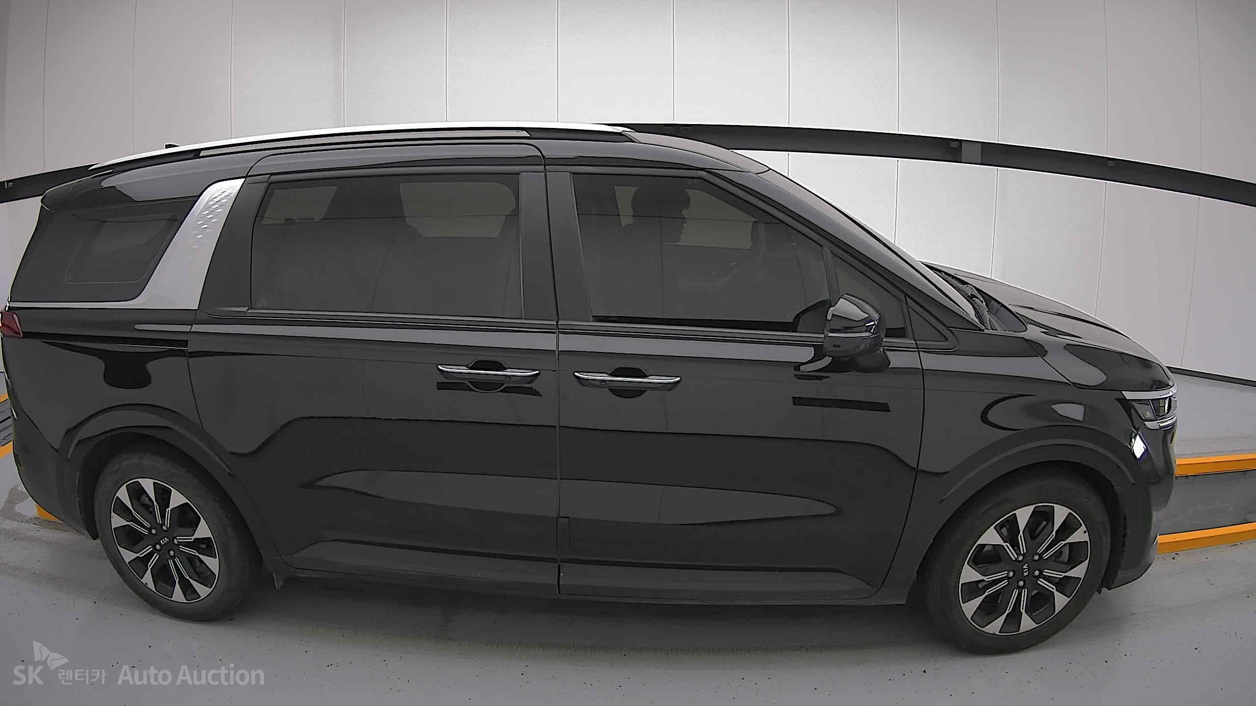 2021 - kia carnival