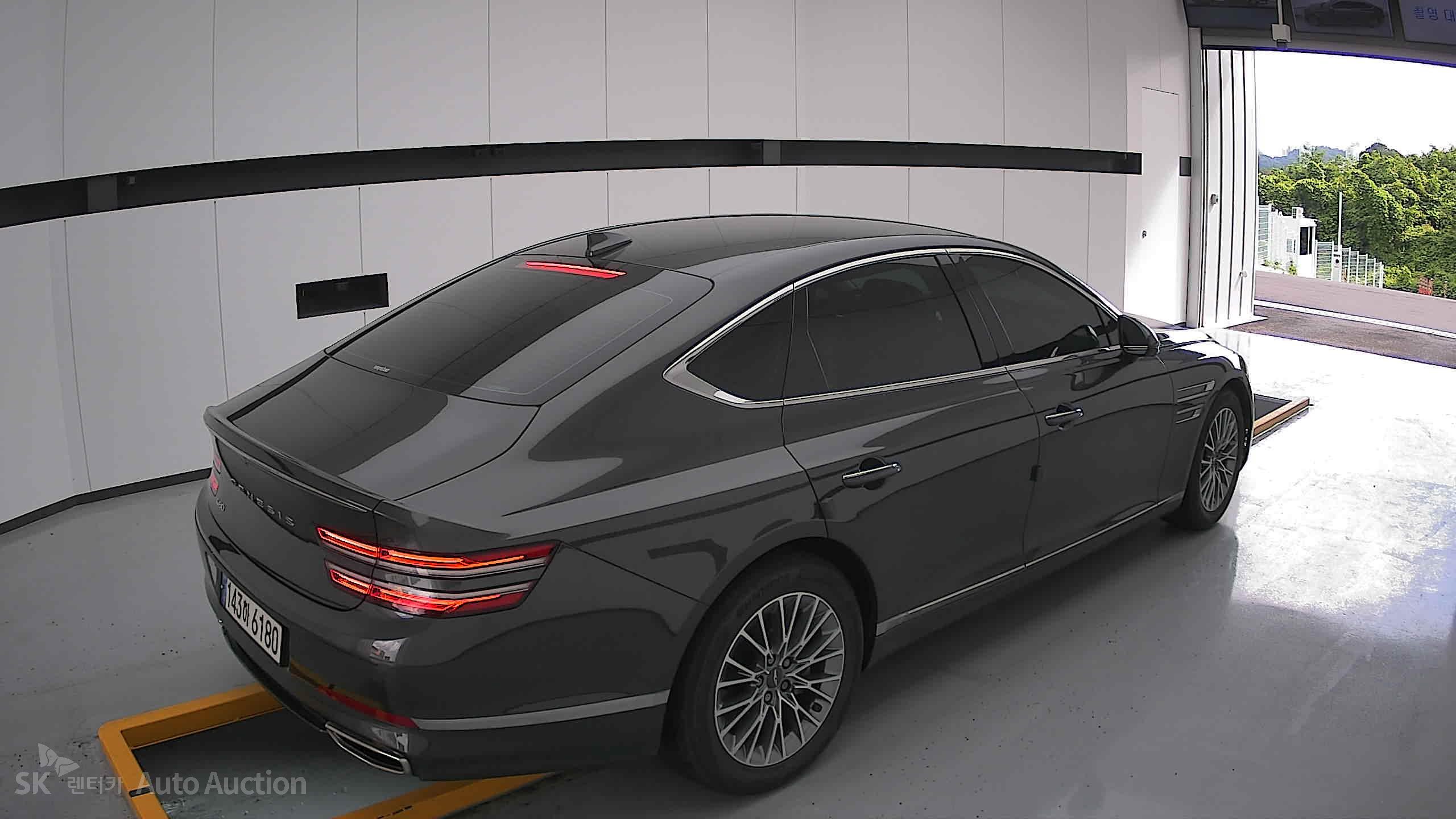 جينيسيس G80 2023 — صورة 17