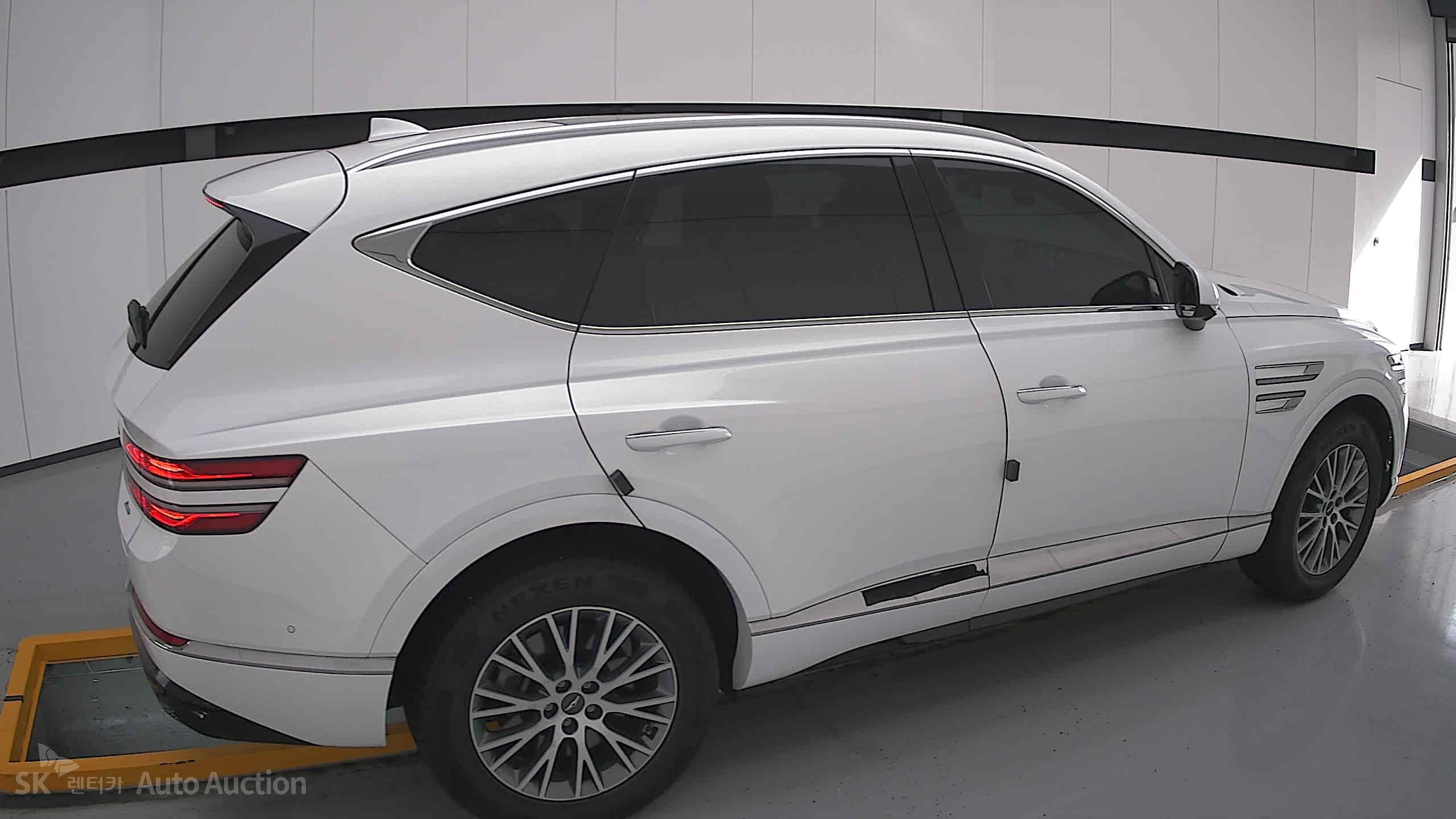 2022 - genesis gv80