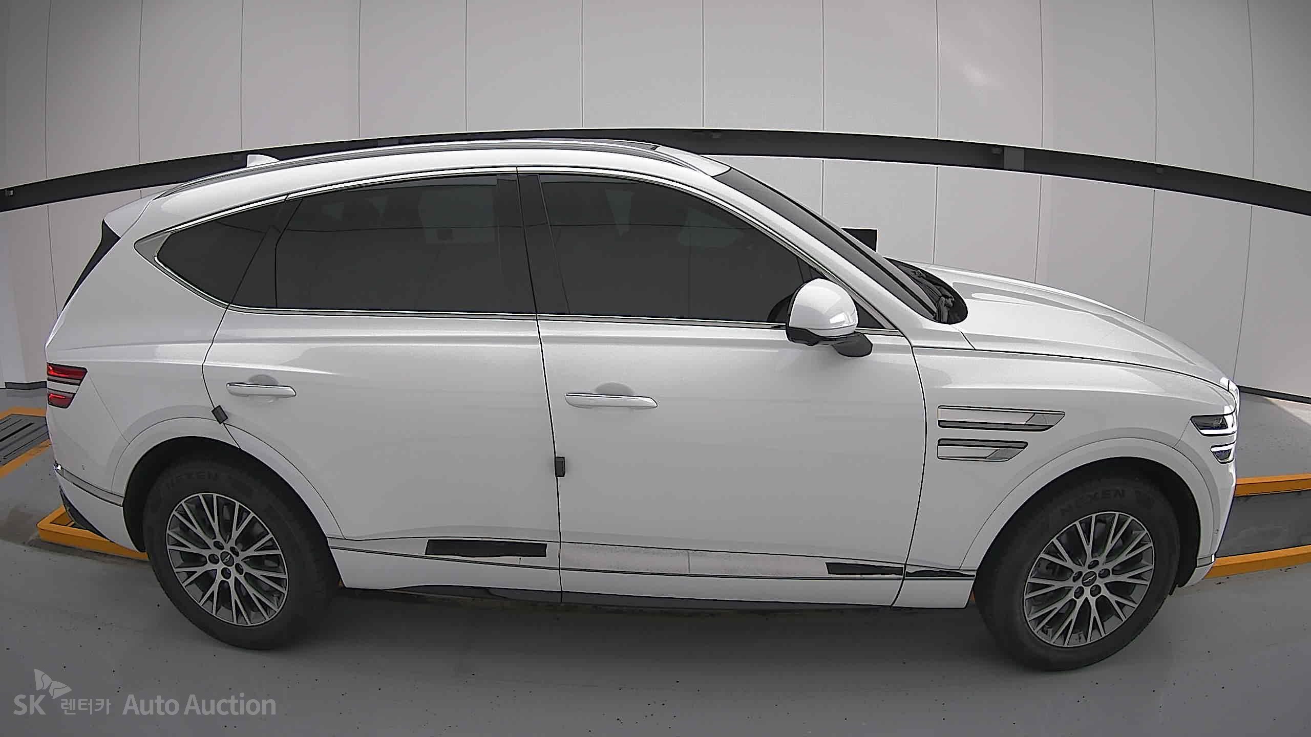 2022 - genesis gv80