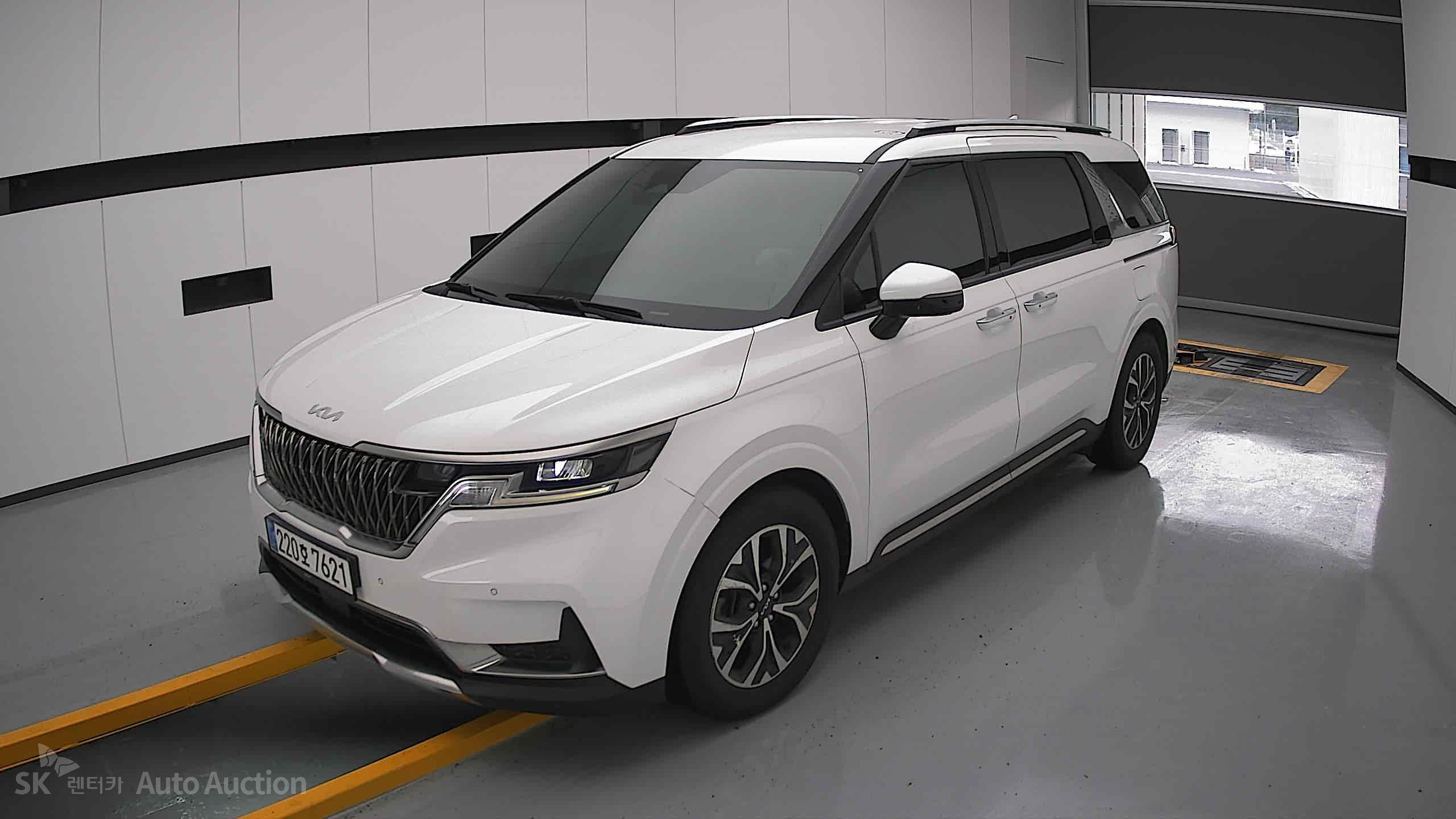 2023 - kia carnival