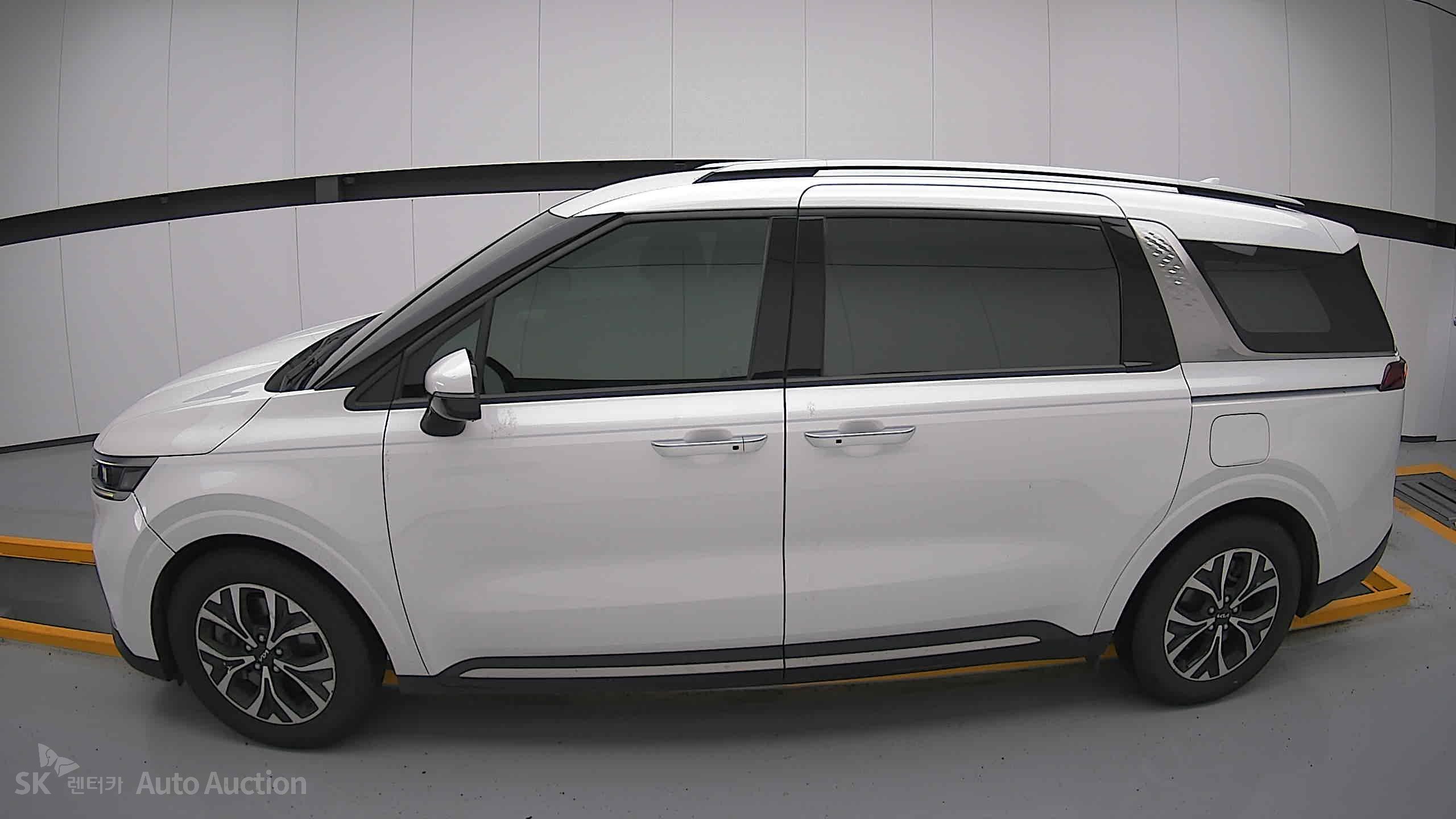 2023 - kia carnival