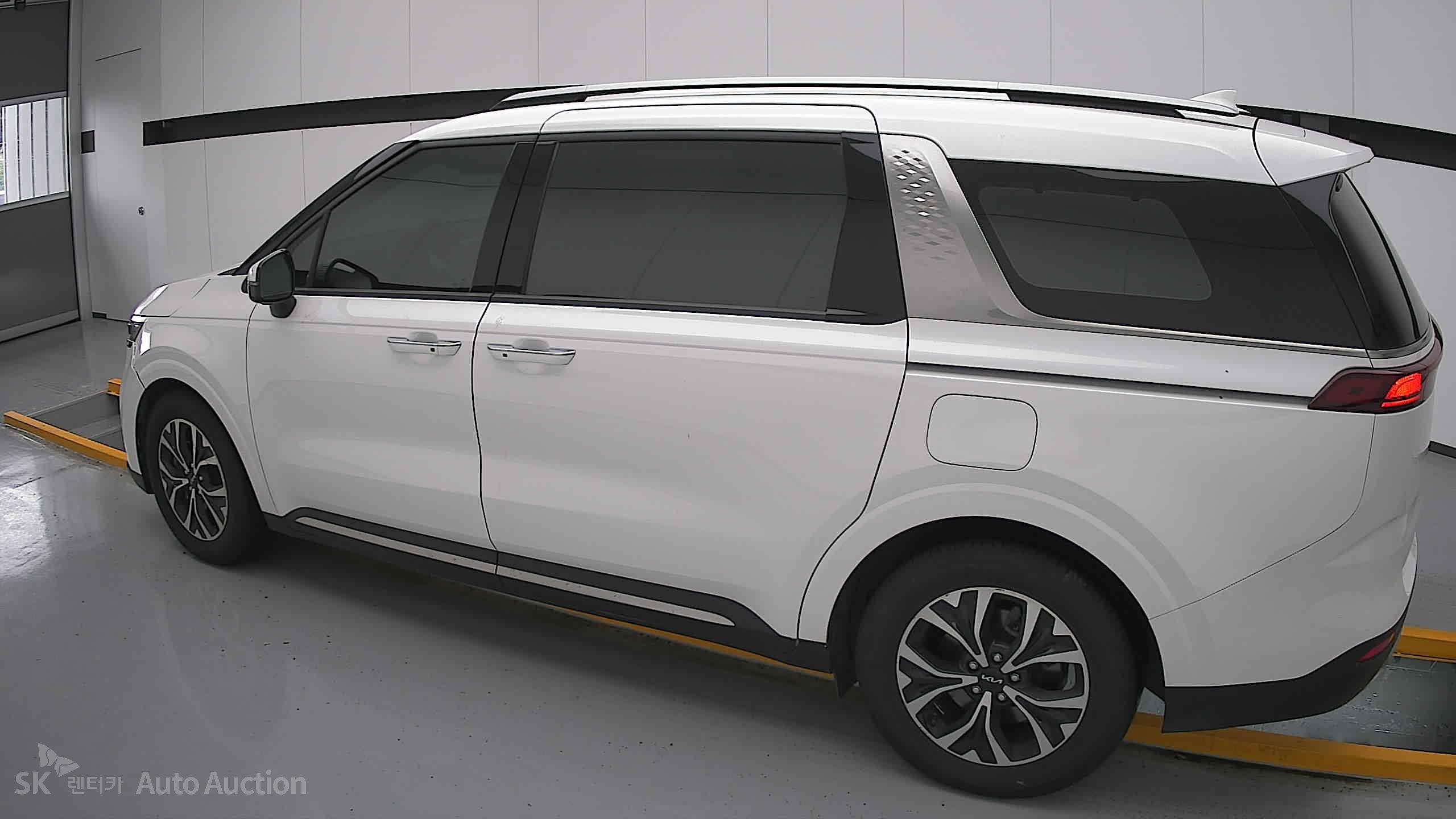 2023 - kia carnival