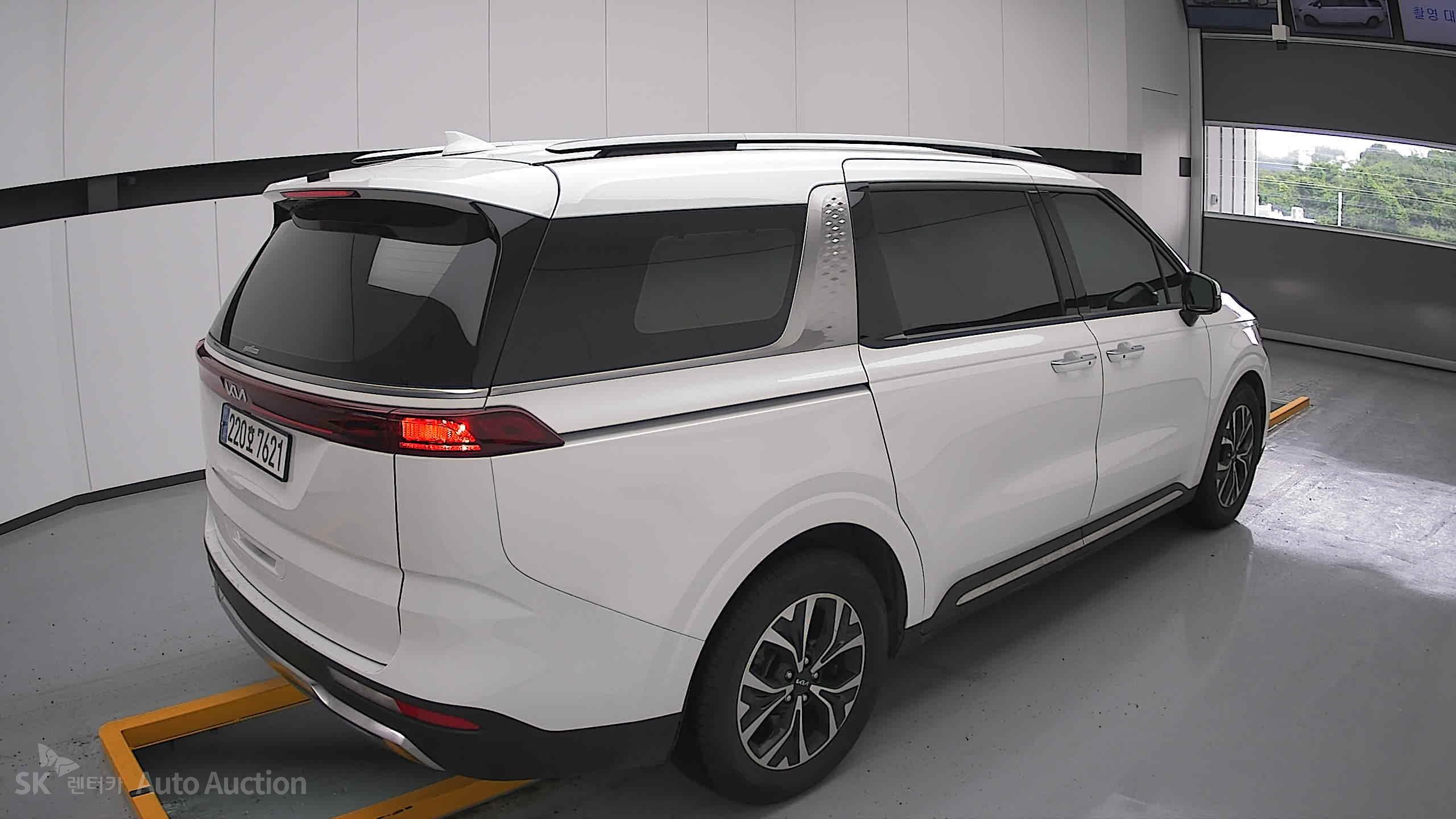 2023 - kia carnival