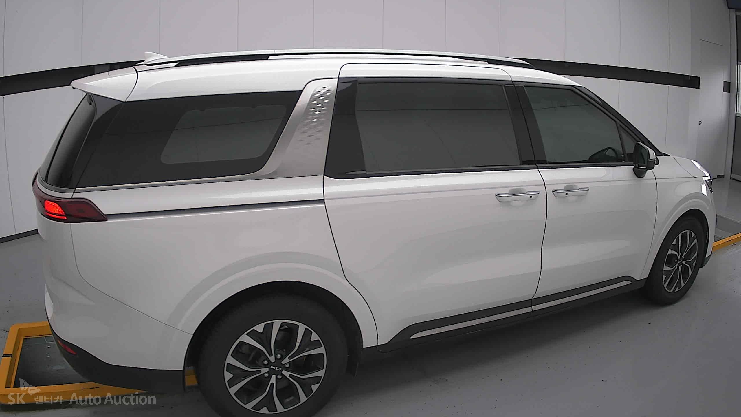 2023 - kia carnival