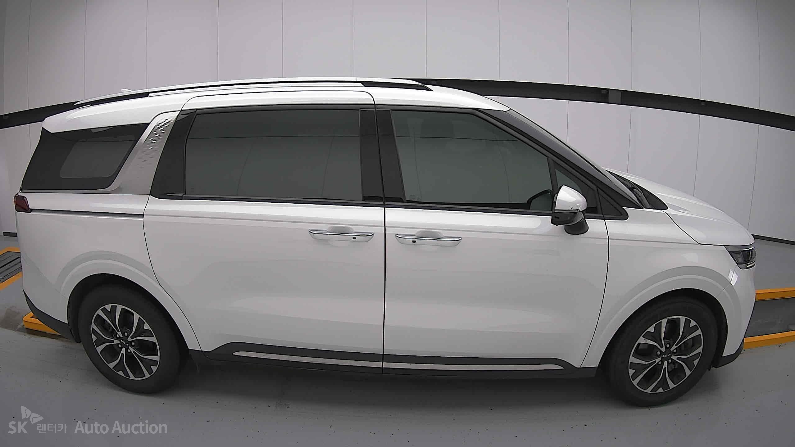 2023 - kia carnival
