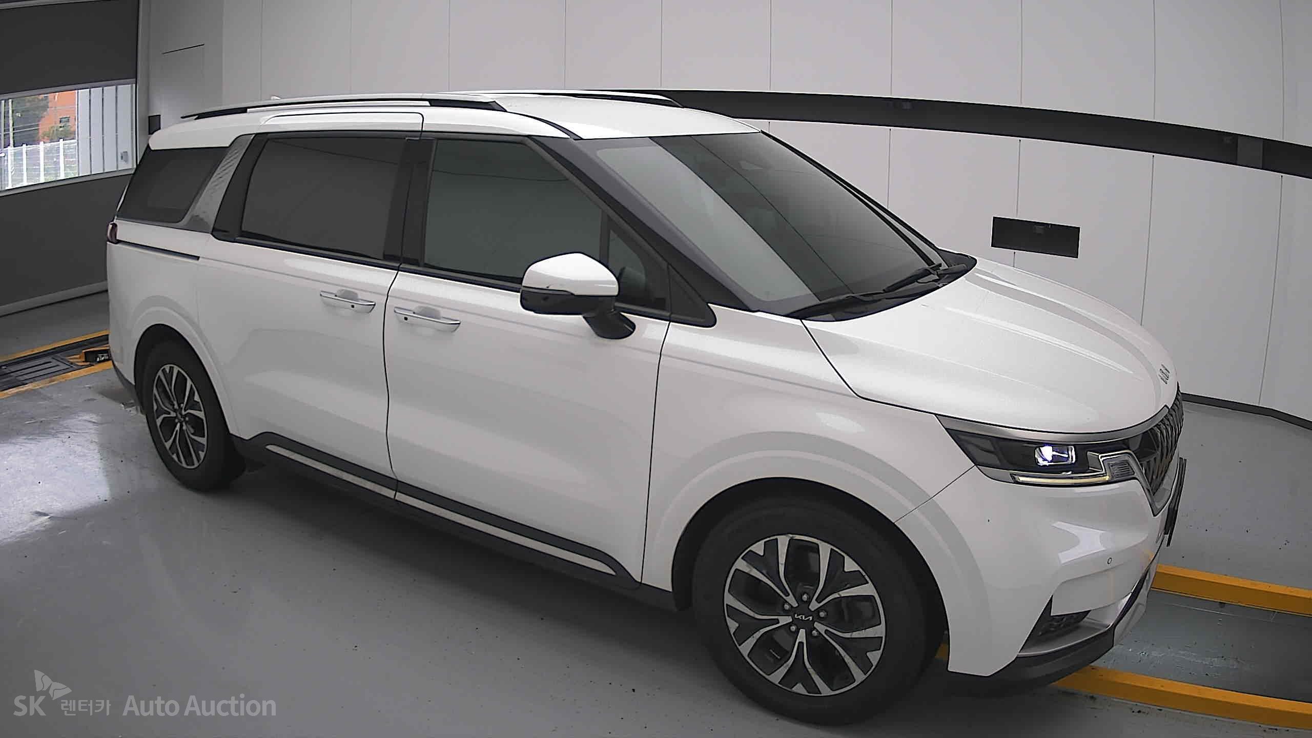 2023 - kia carnival