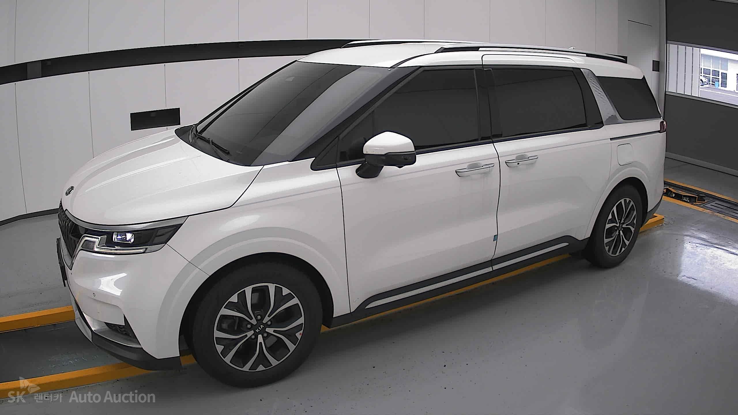 2021 - kia carnival
