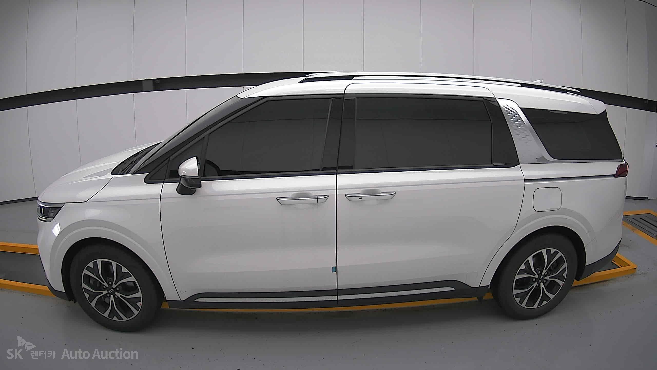 2021 - kia carnival
