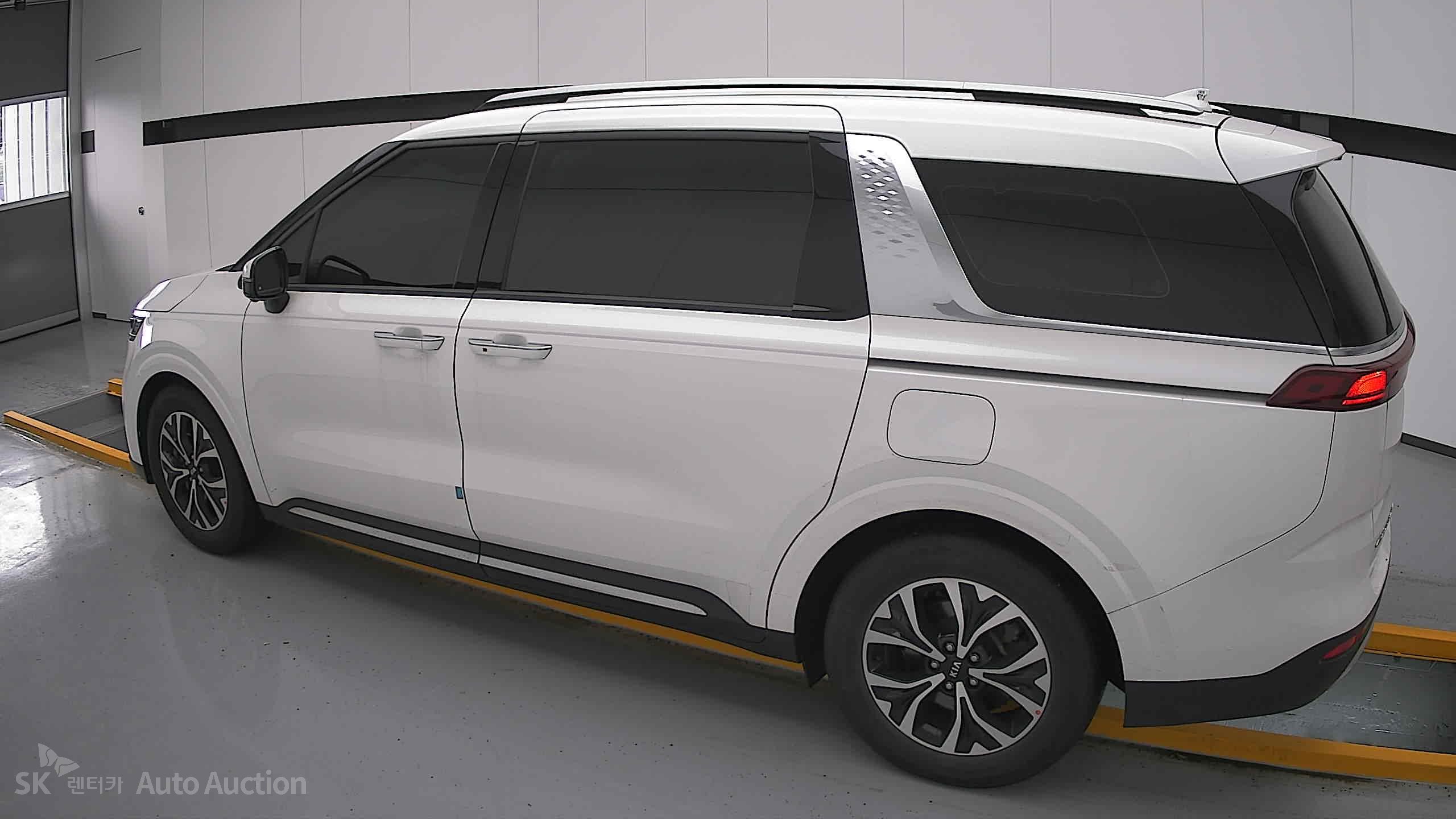 2021 - kia carnival