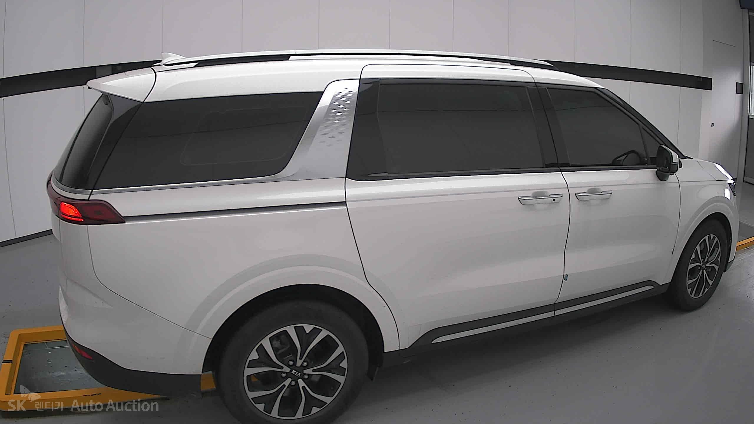 2021 - kia carnival