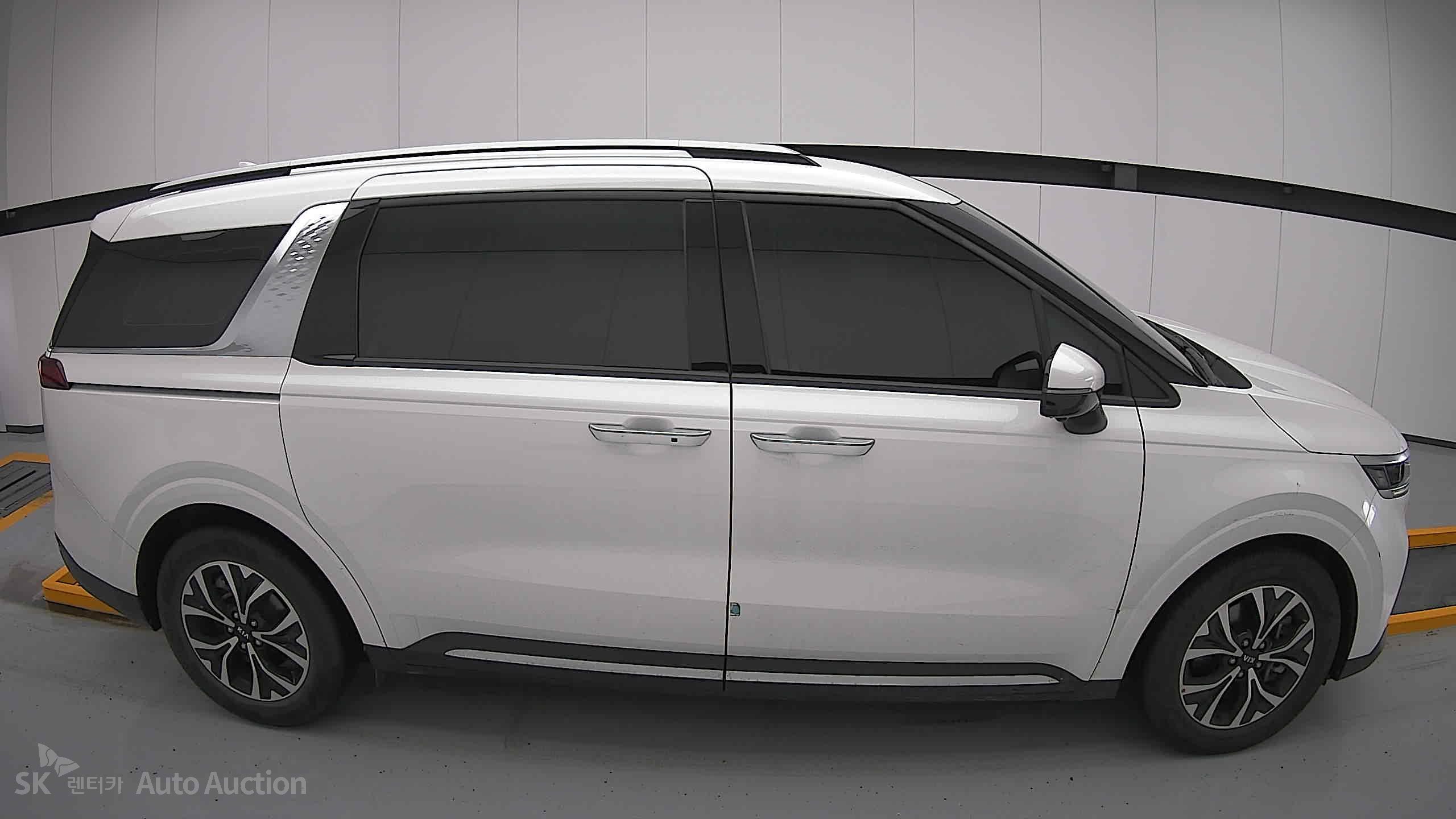 2021 - kia carnival