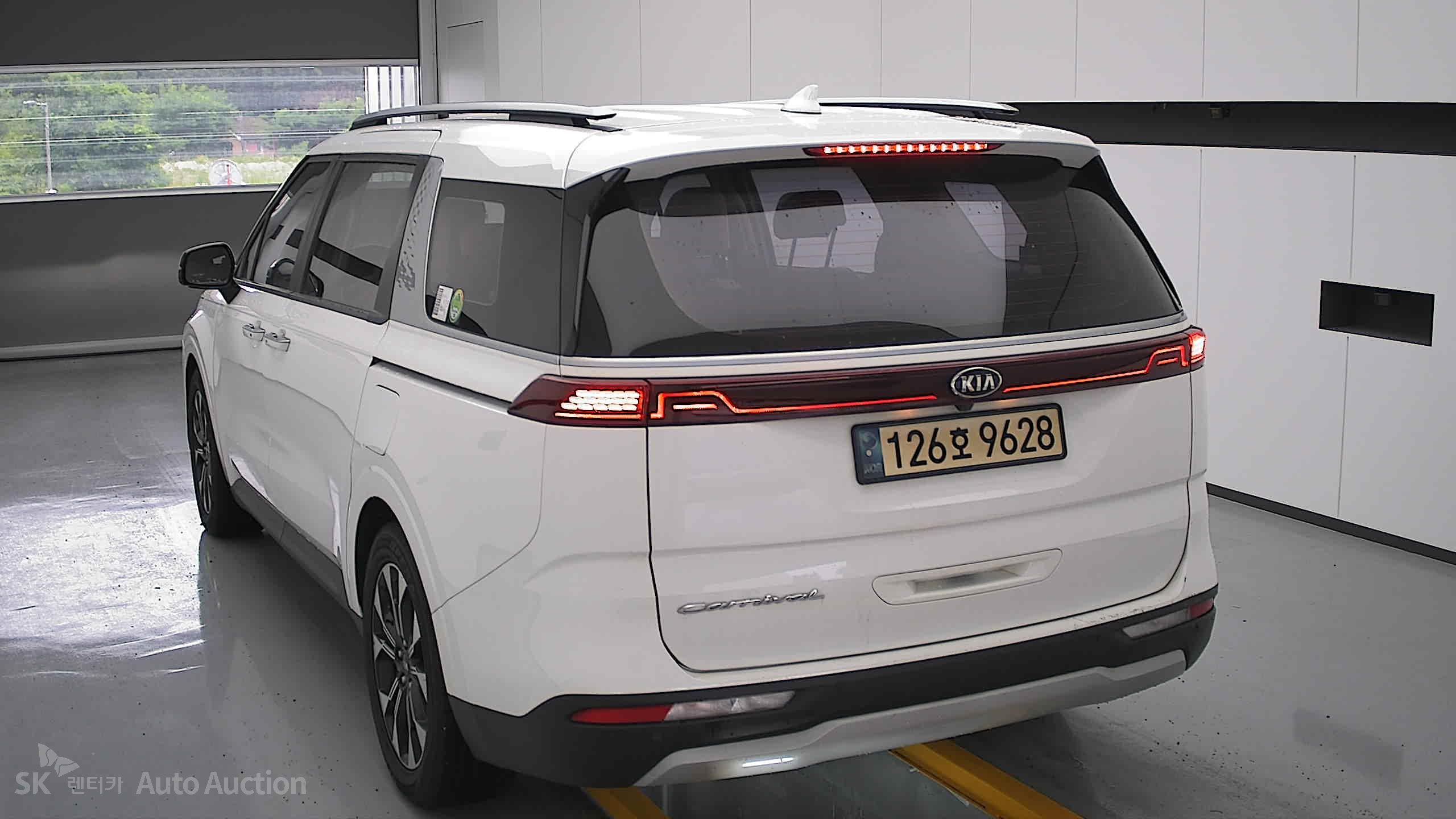 2021 - kia carnival
