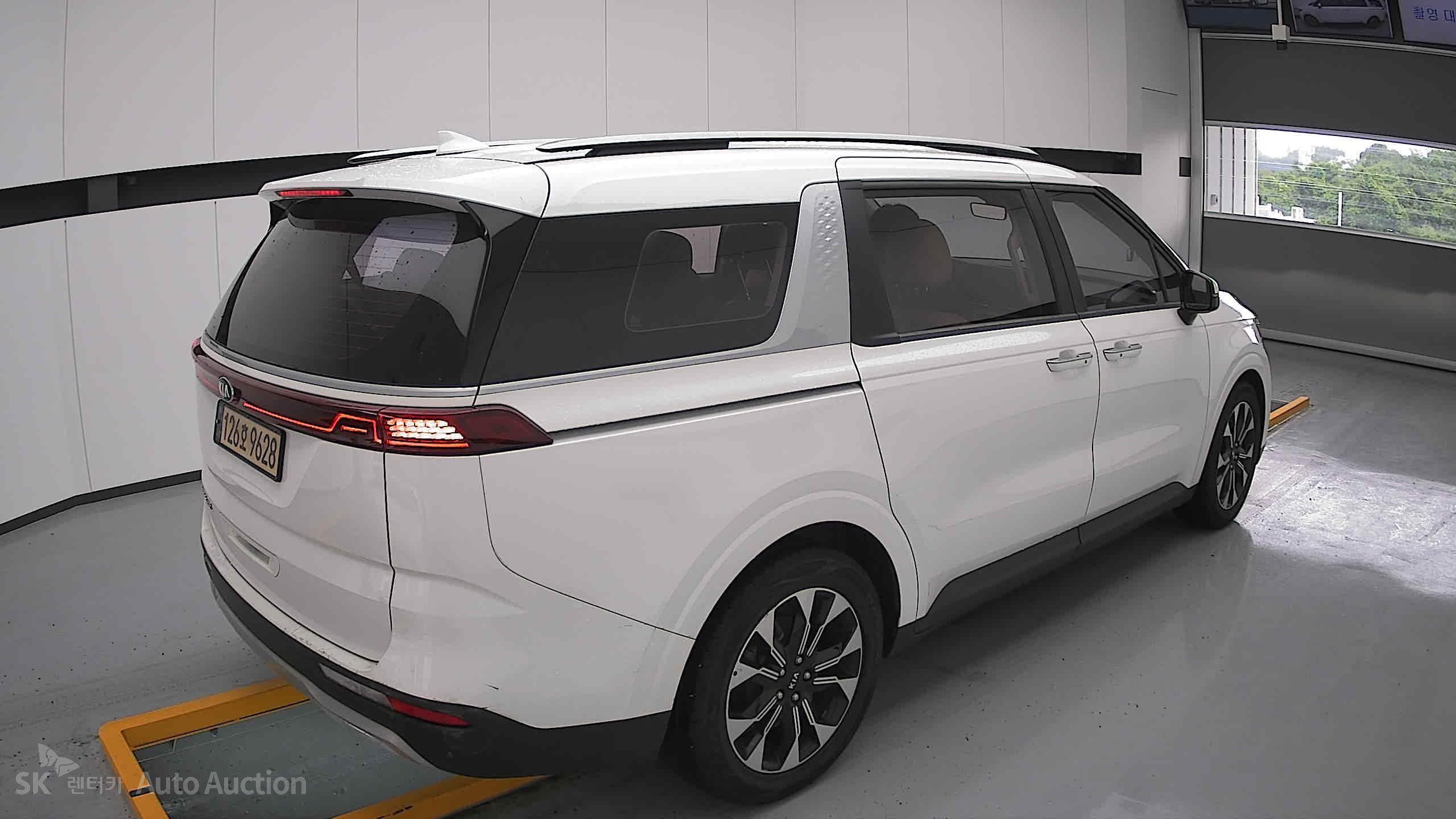 2021 - kia carnival