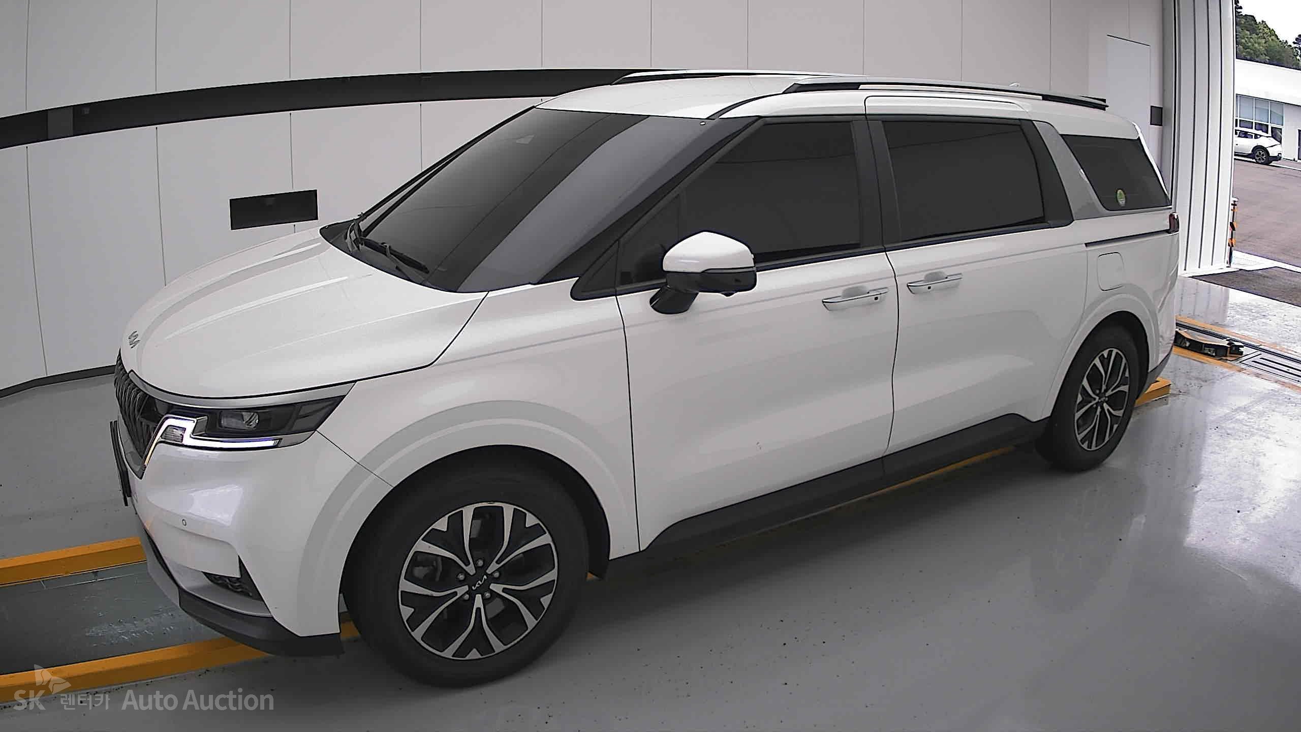 2023 - kia carnival