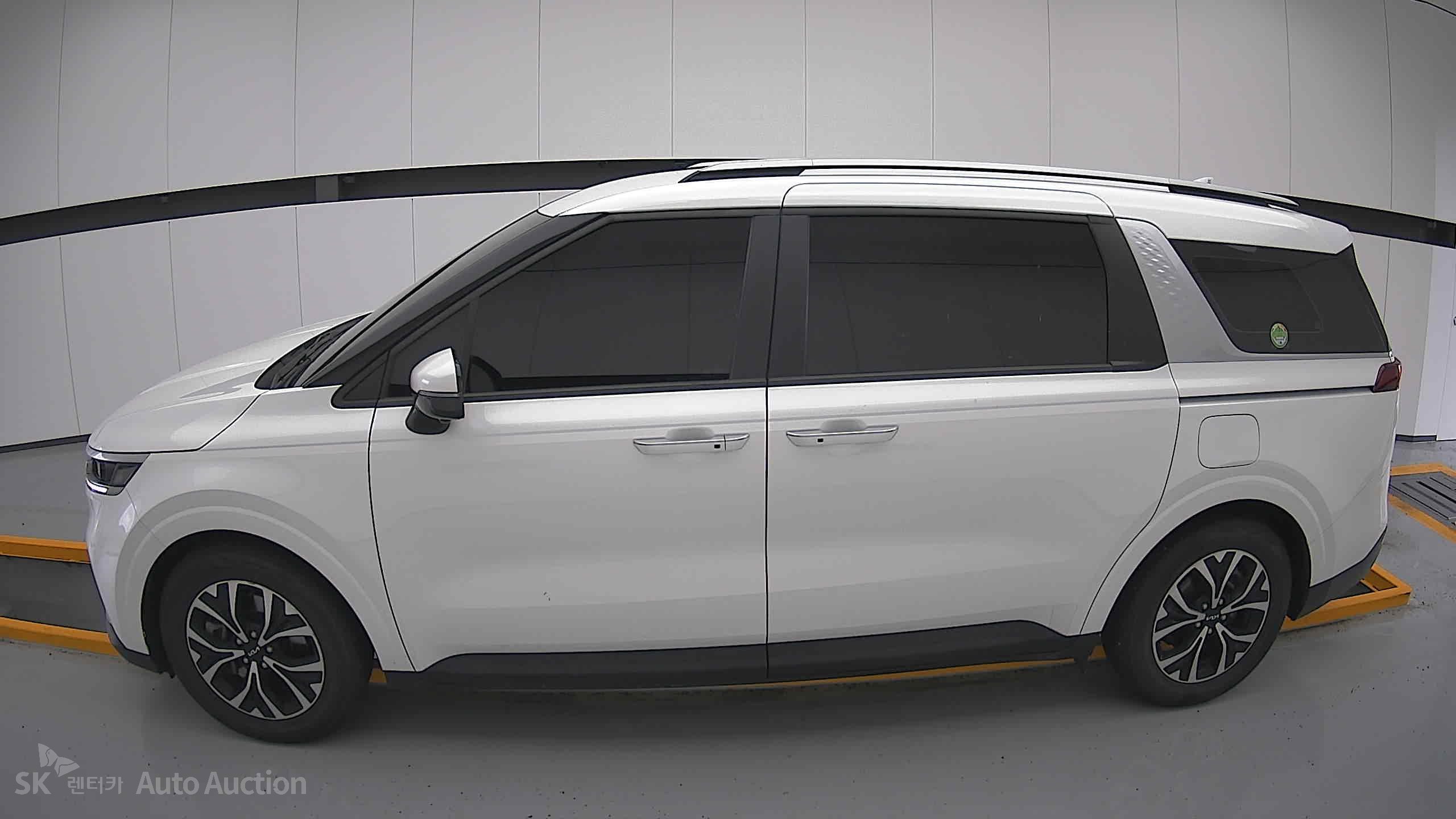 2023 - kia carnival
