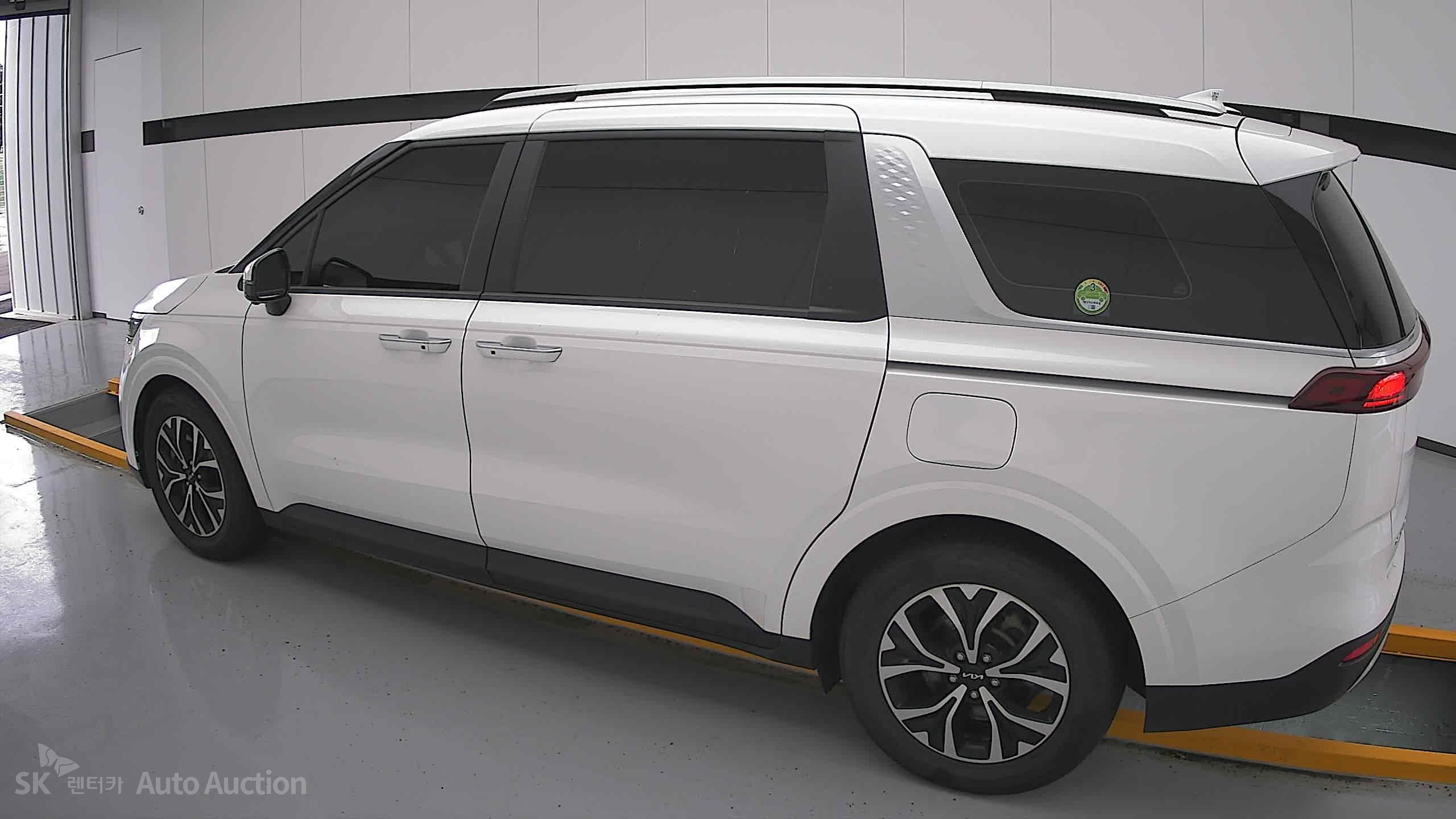 2023 - kia carnival