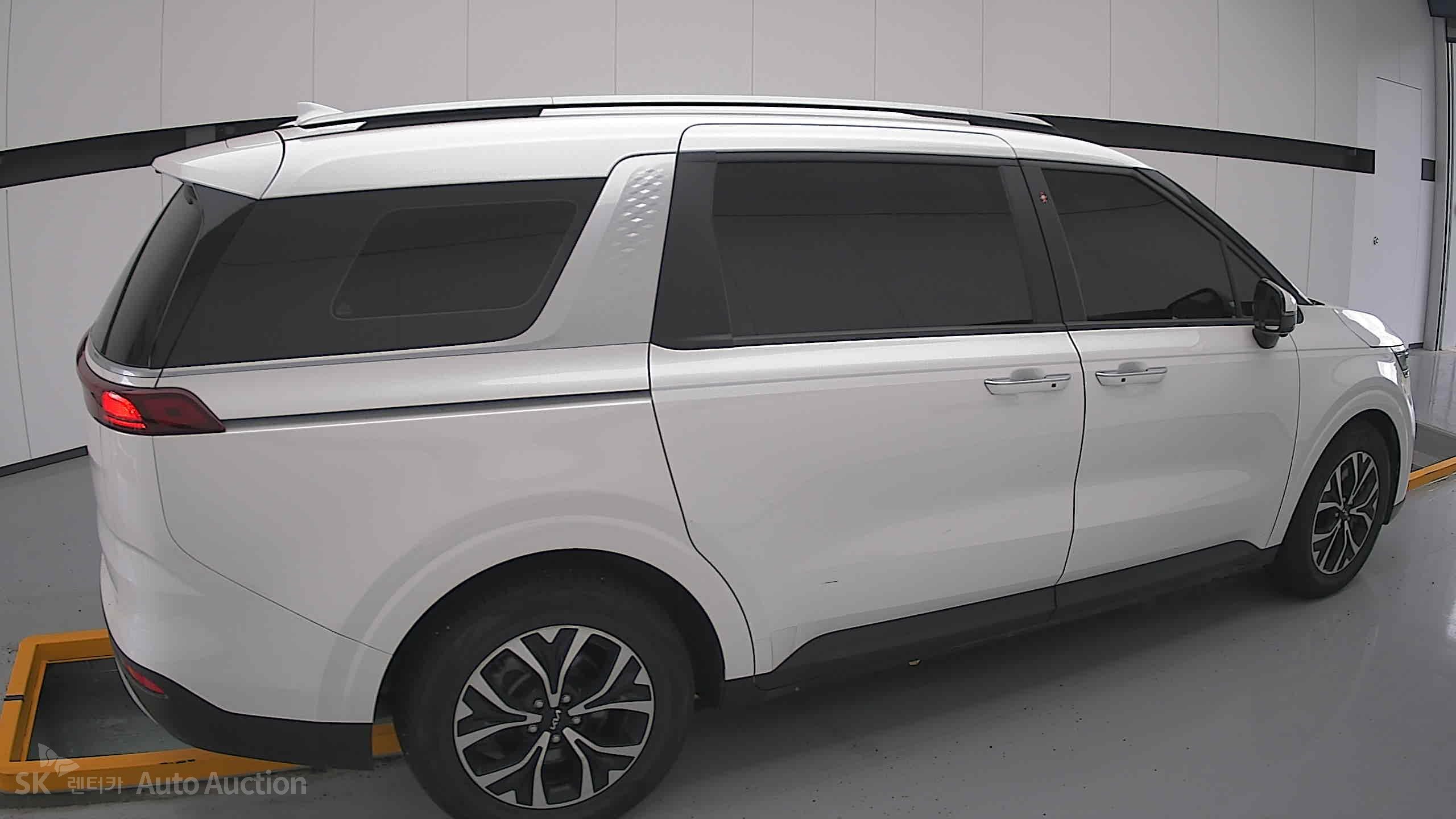2023 - kia carnival