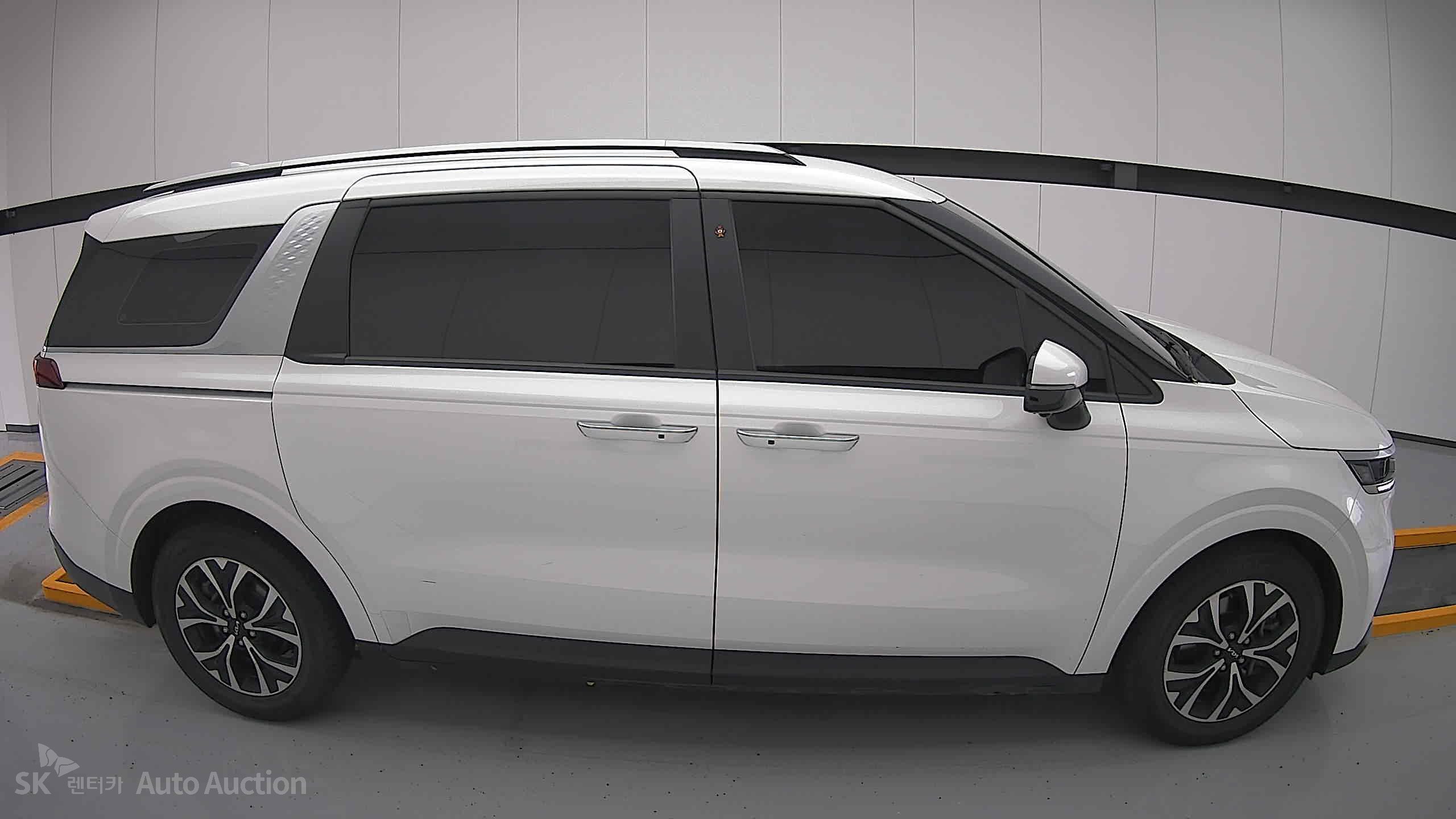 2023 - kia carnival