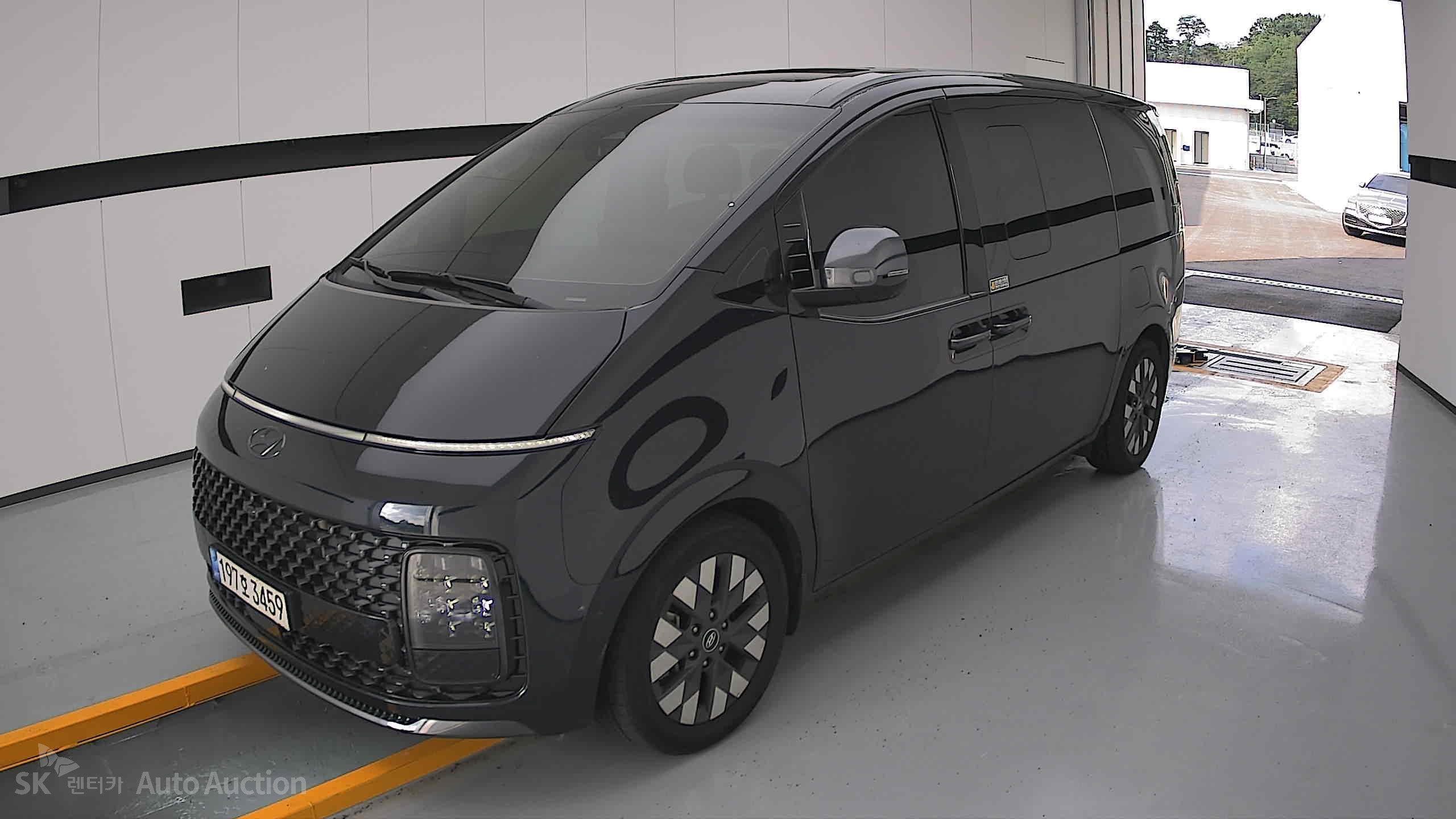 2023 - hyundai staria