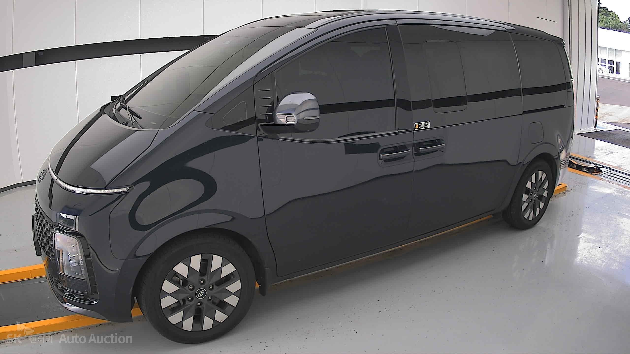 2023 - hyundai staria