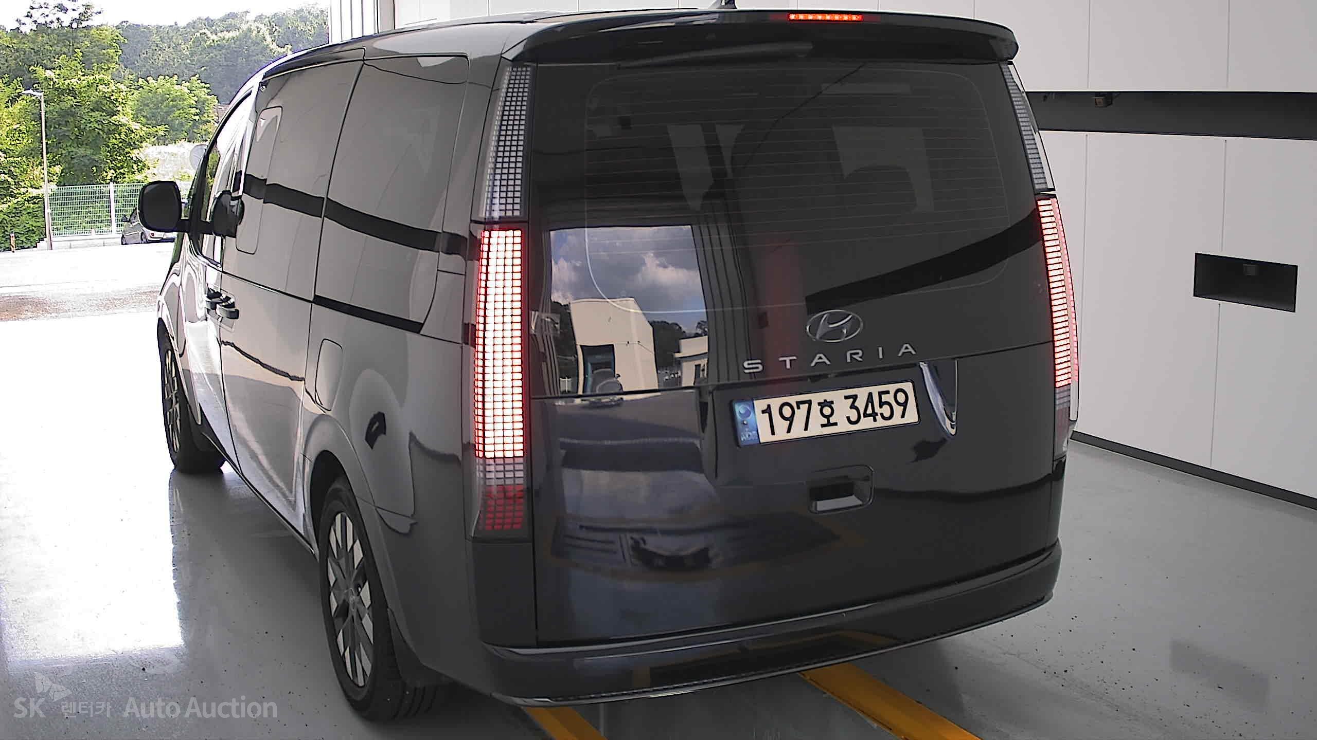 2023 - hyundai staria