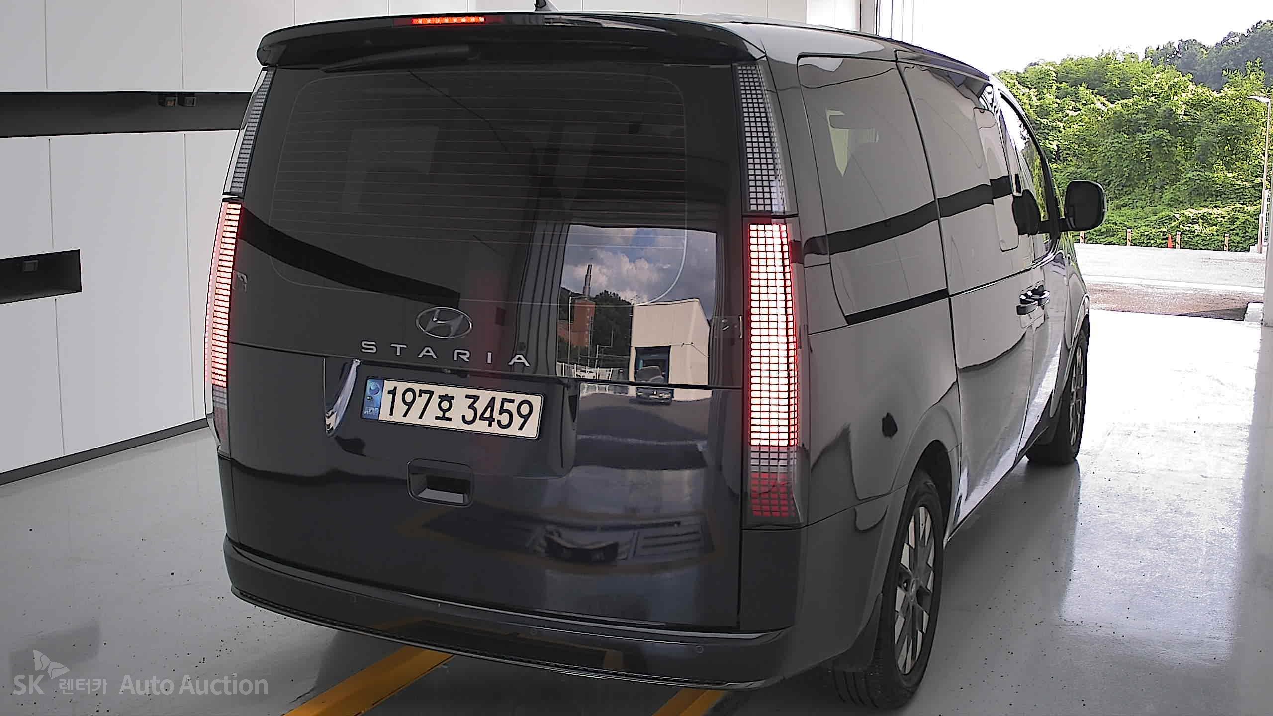 2023 - hyundai staria
