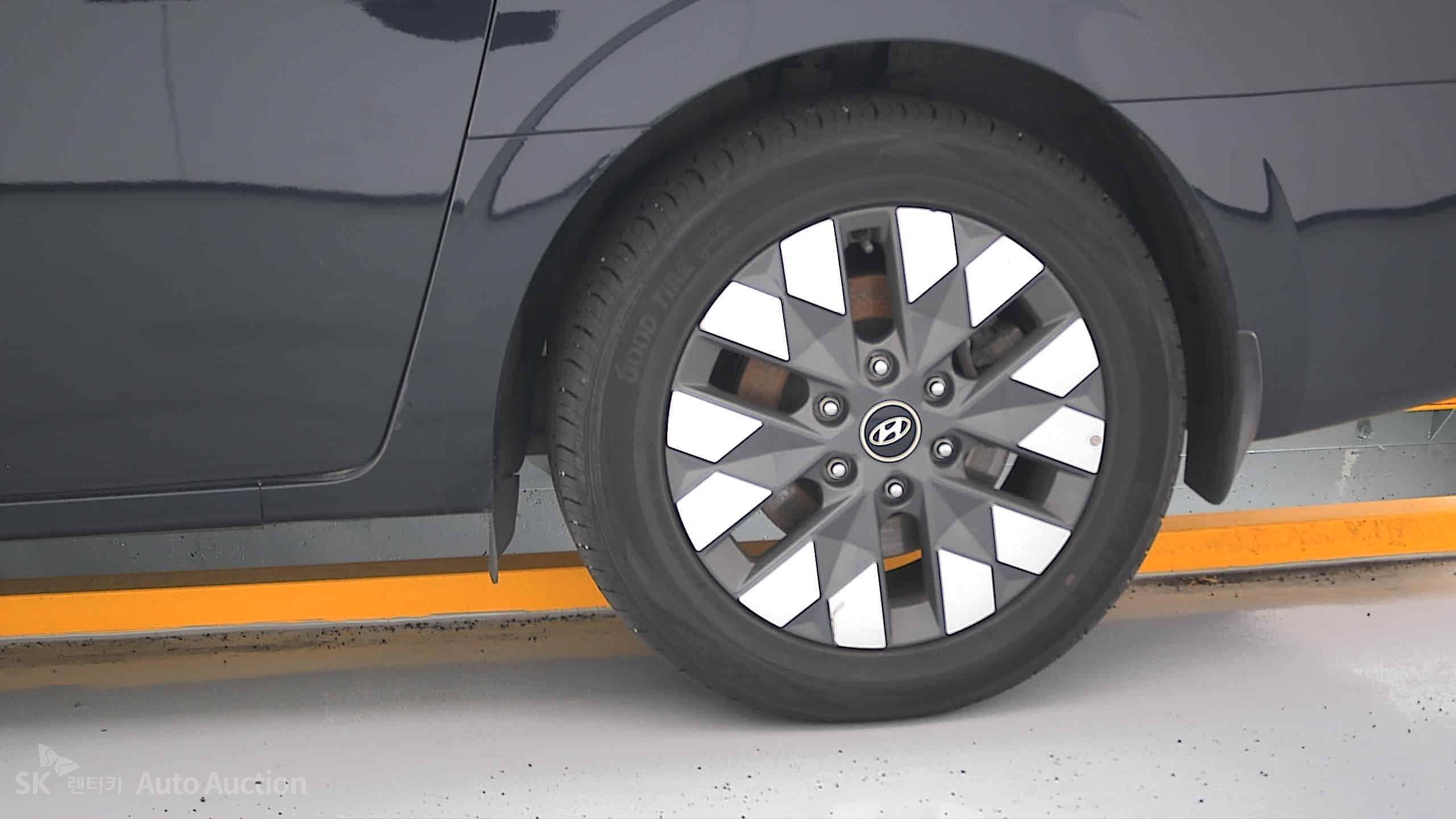 2023 - hyundai staria