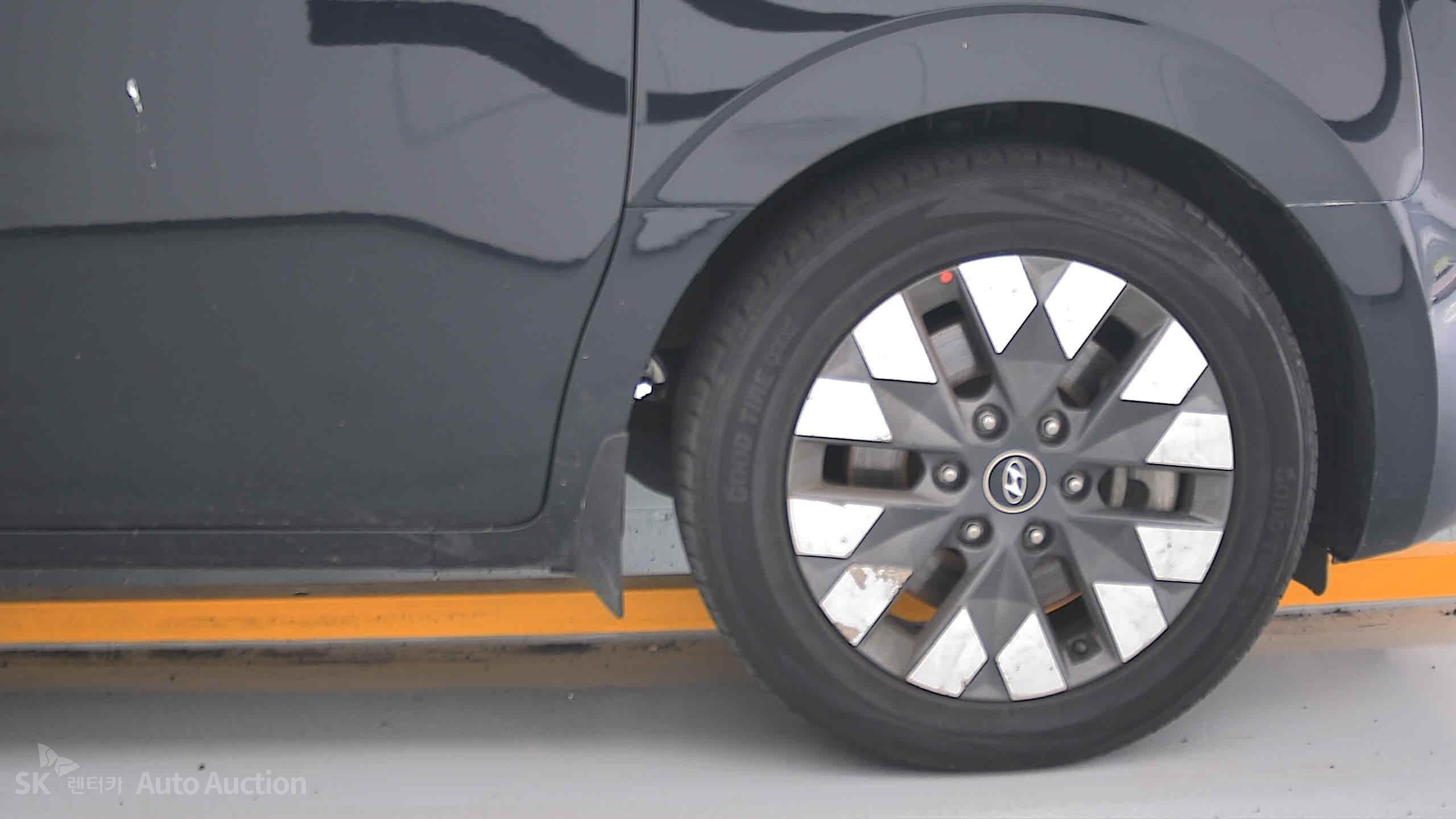 2023 - hyundai staria