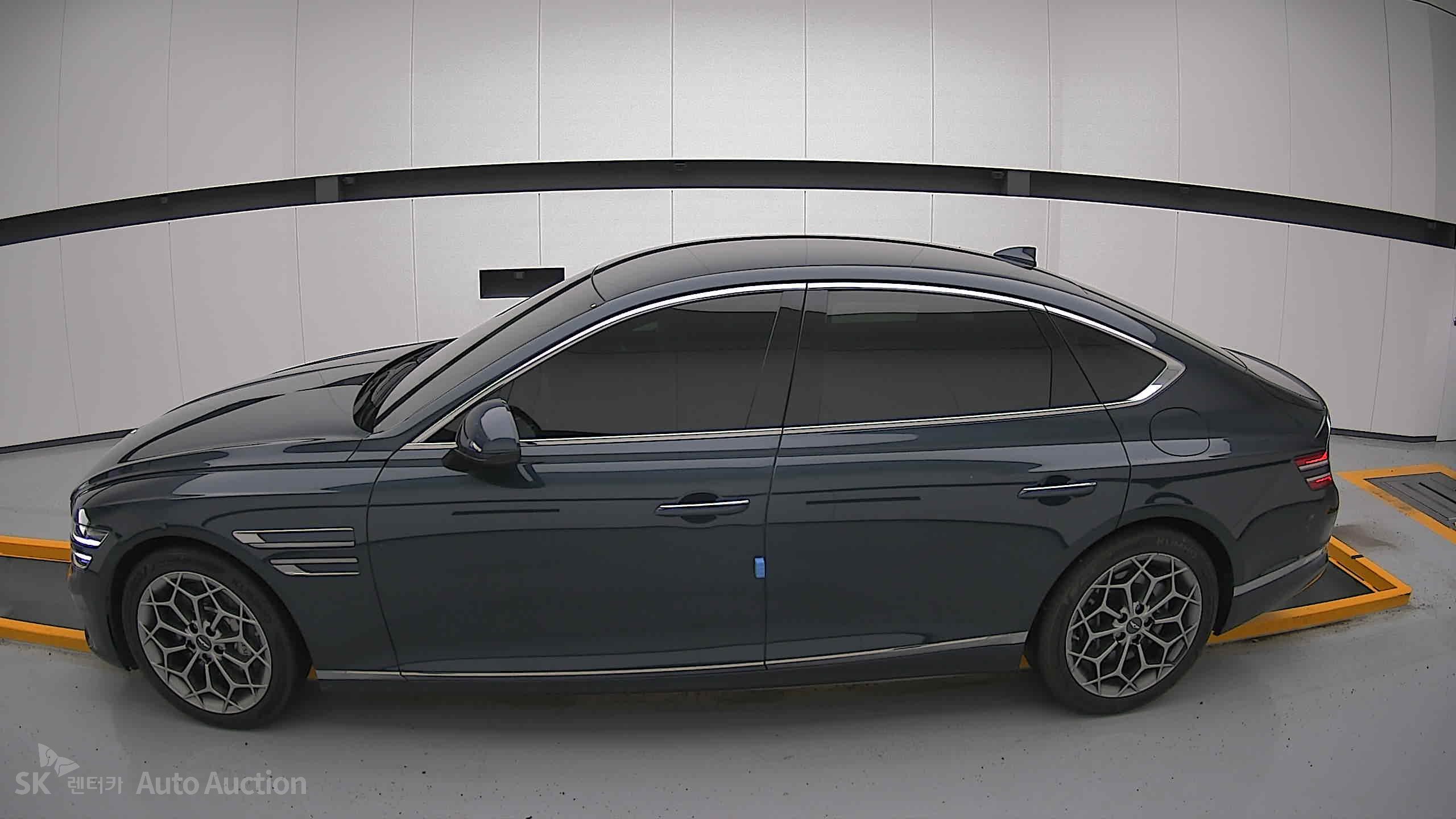 2022 - genesis g80