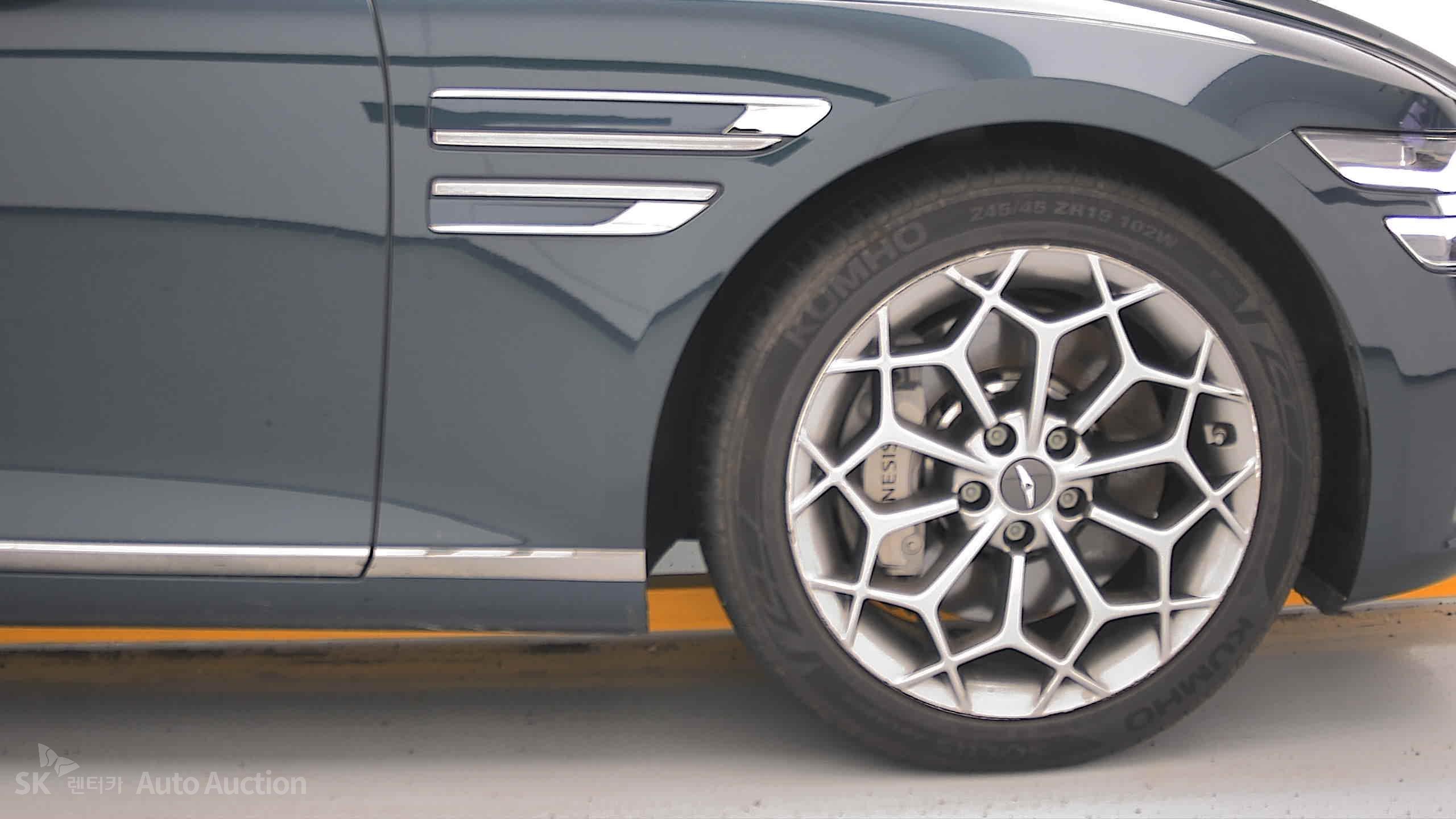 2022 - genesis g80